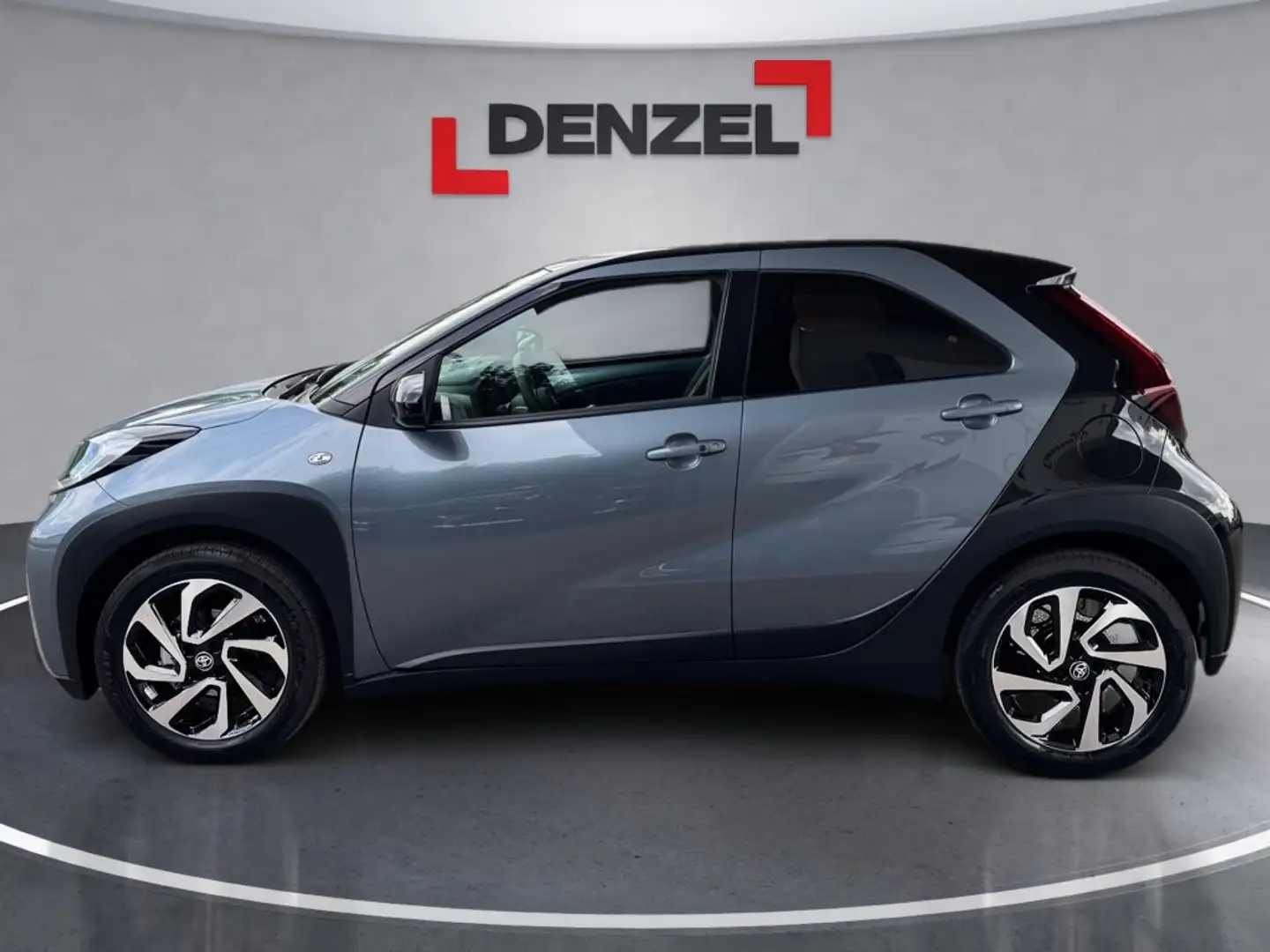 Toyota Aygo 1,0 VVT-i Grau - 2