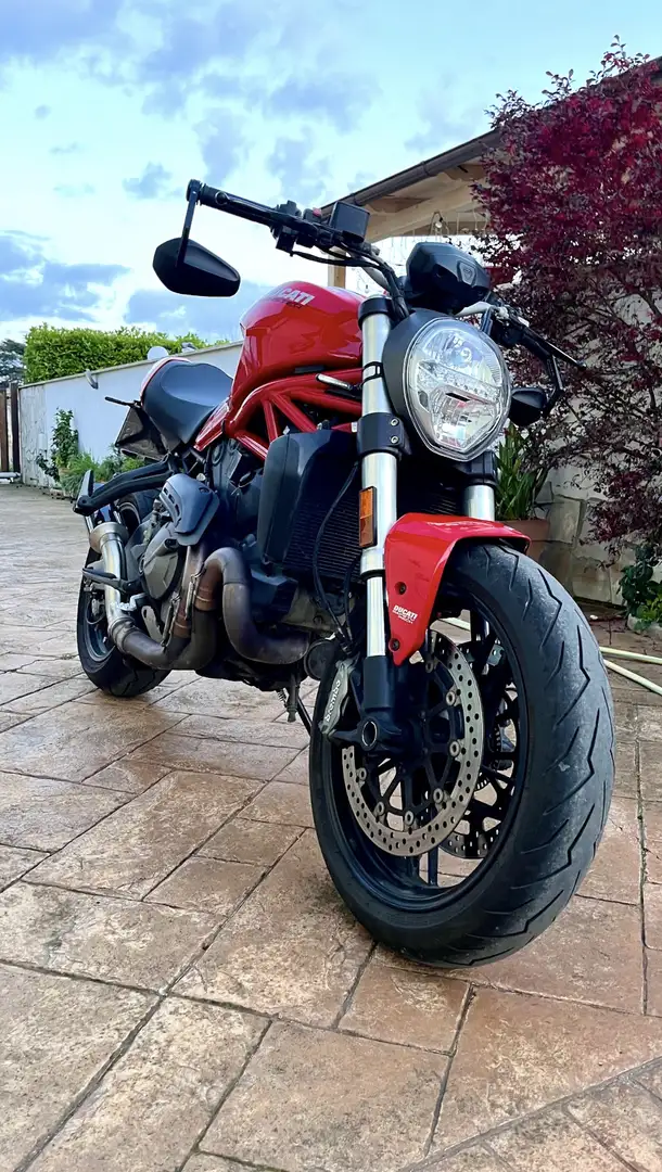 Ducati Monster 821 - 1