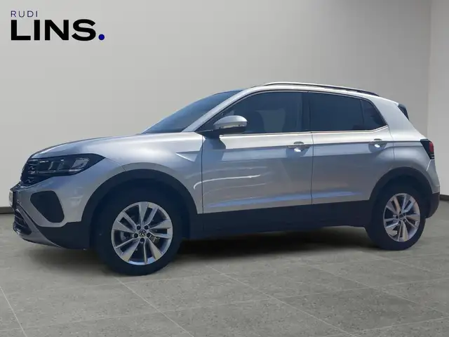 Volkswagen T-Cross view 2