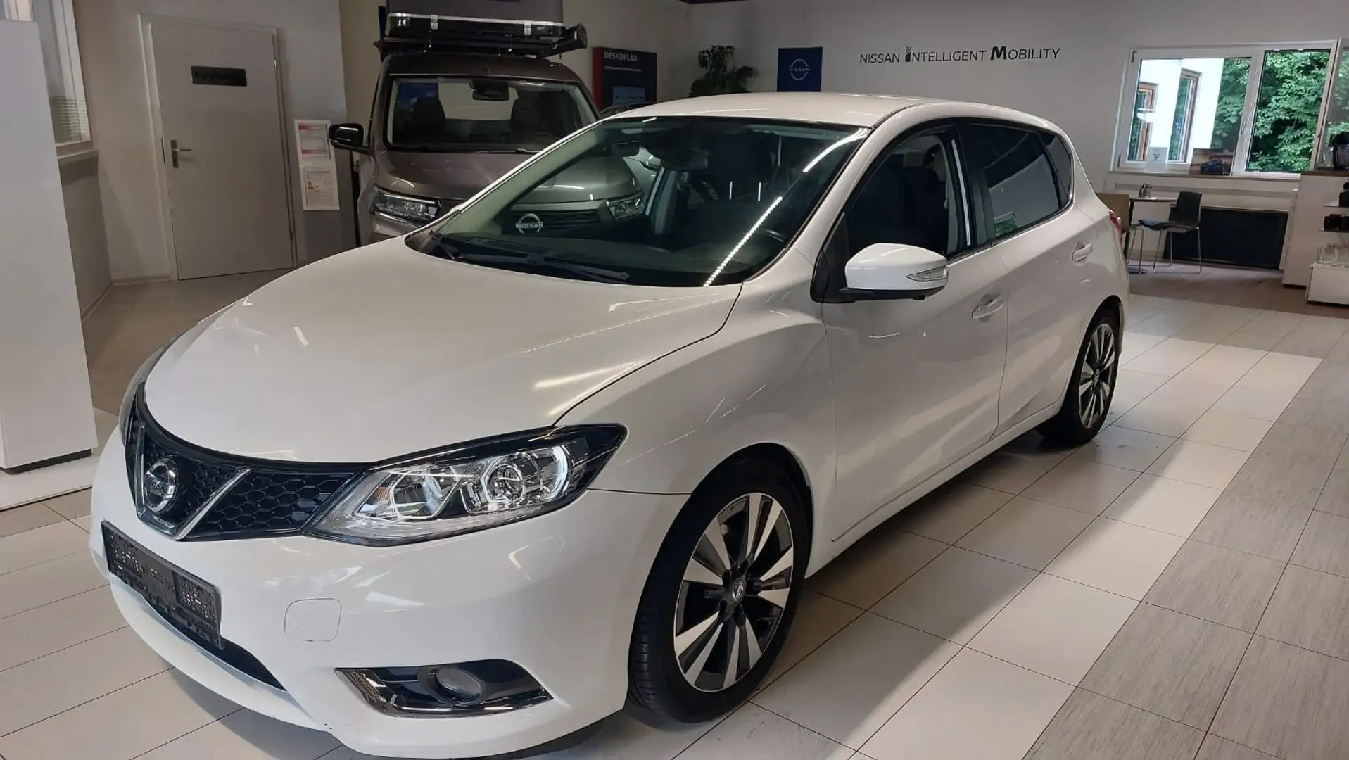 Nissan Pulsar Acenta Launch Edition White - 1