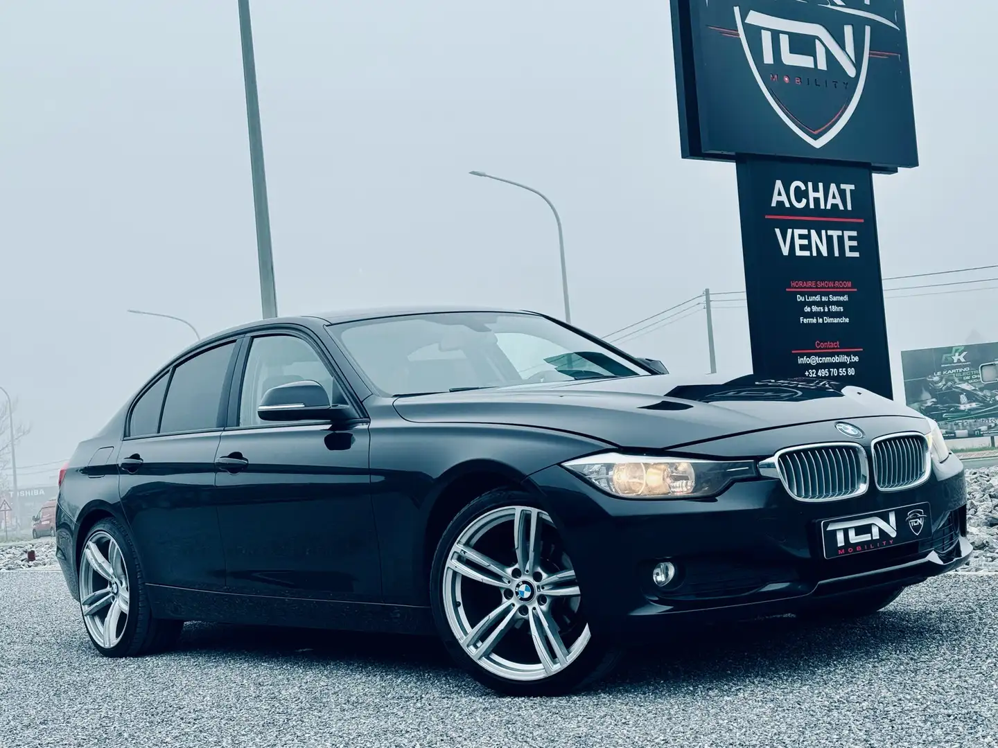 BMW 318 superbe état - Look sport 🔥 Noir - 1