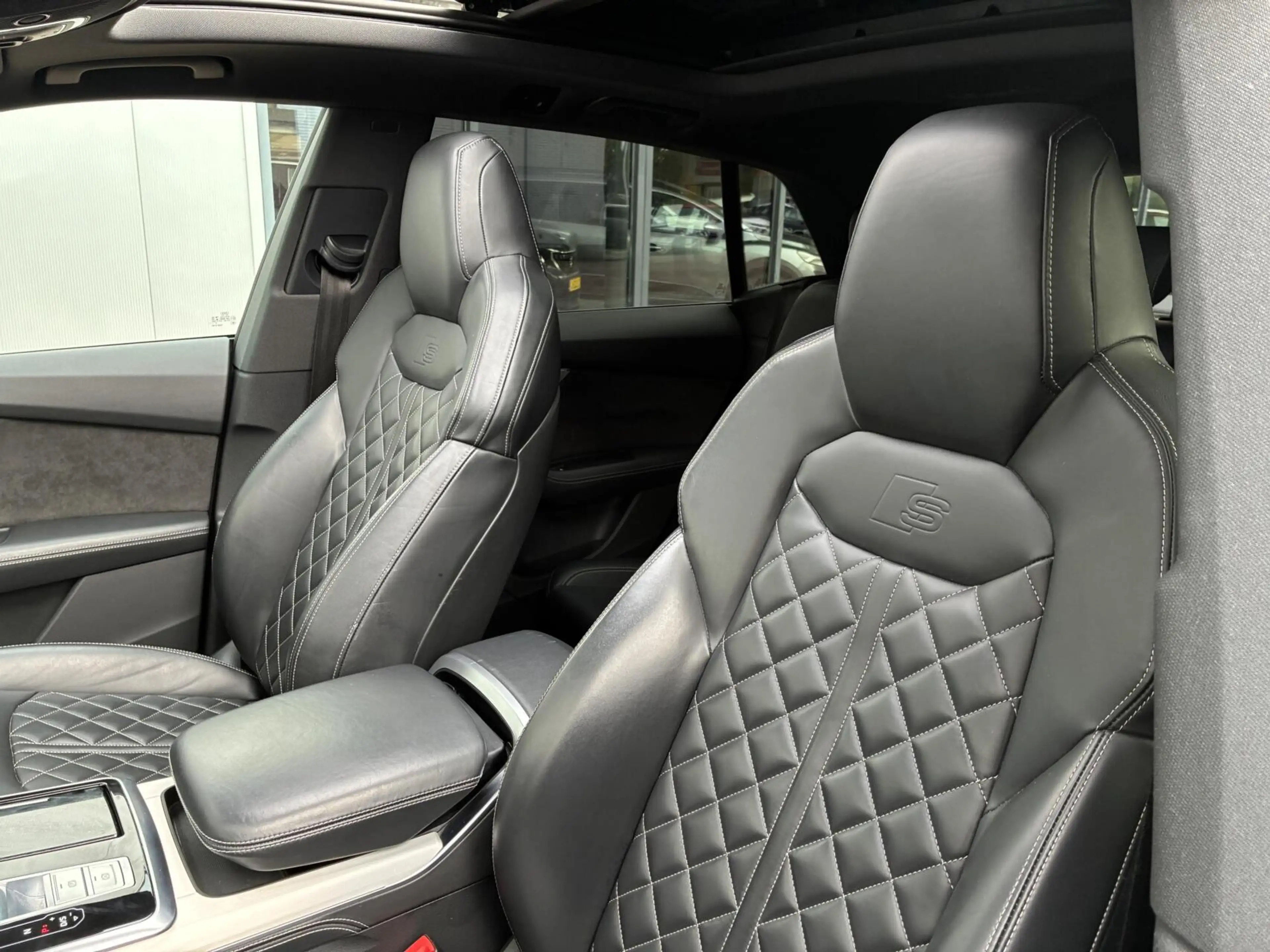 Audi Q8 60 TFSI e quattro Pro Line S Competition Pano Crui — photo 12