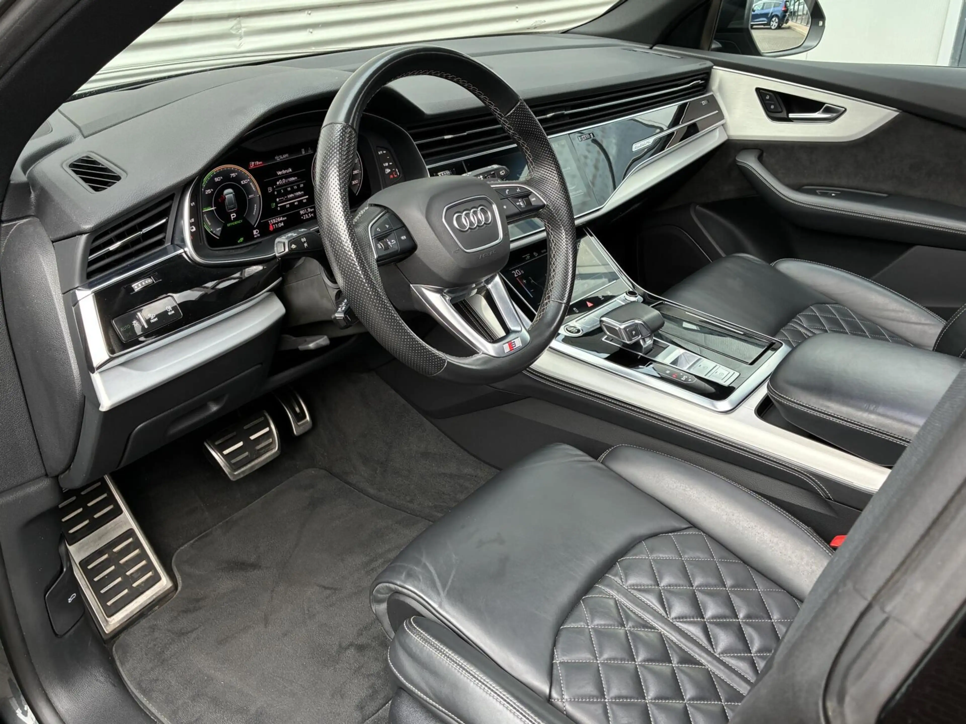 Audi Q8 60 TFSI e quattro Pro Line S Competition Pano Crui — photo 5