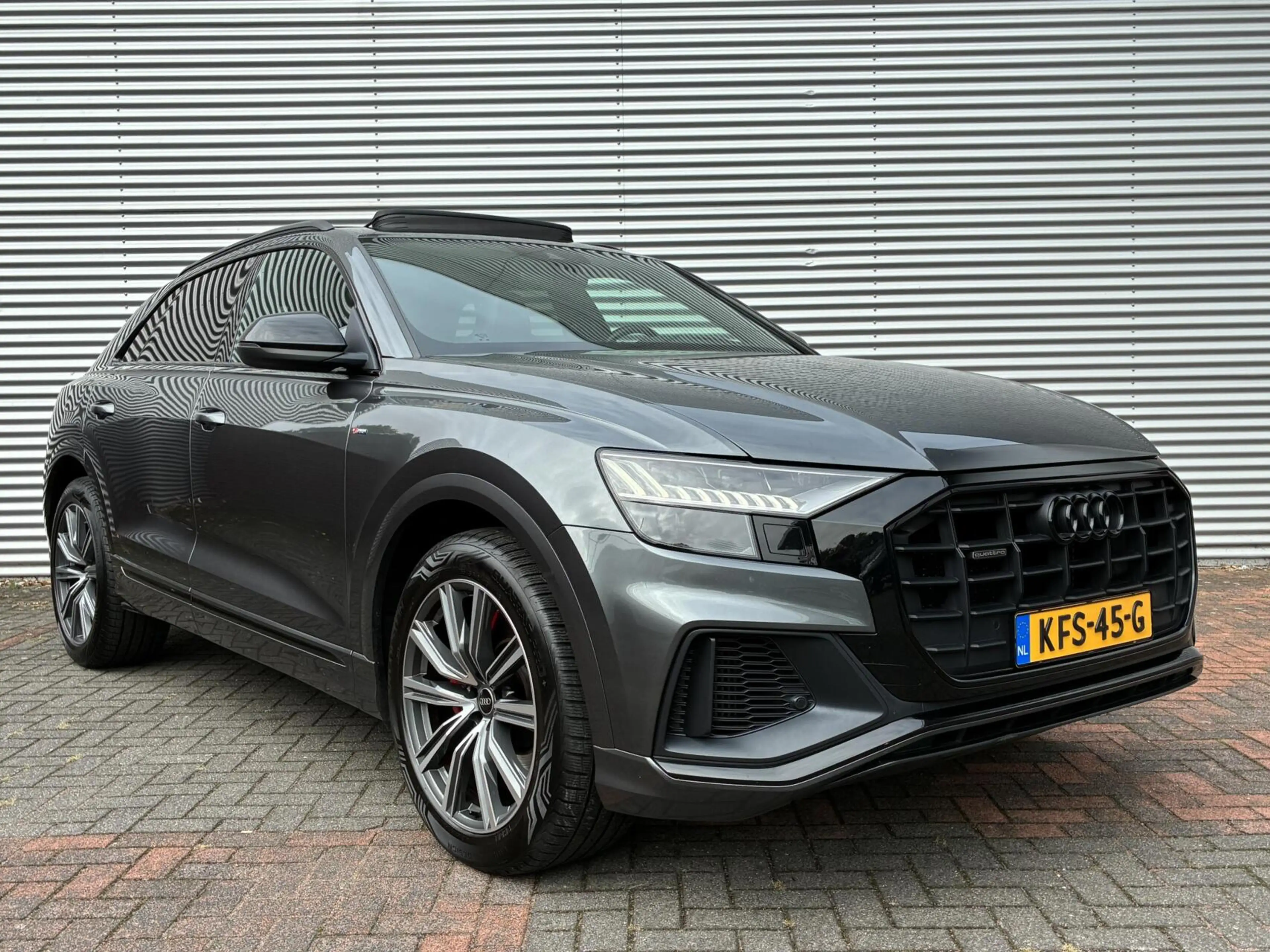 Audi Q8 60 TFSI e quattro Pro Line S Competition Pano Crui — photo 8