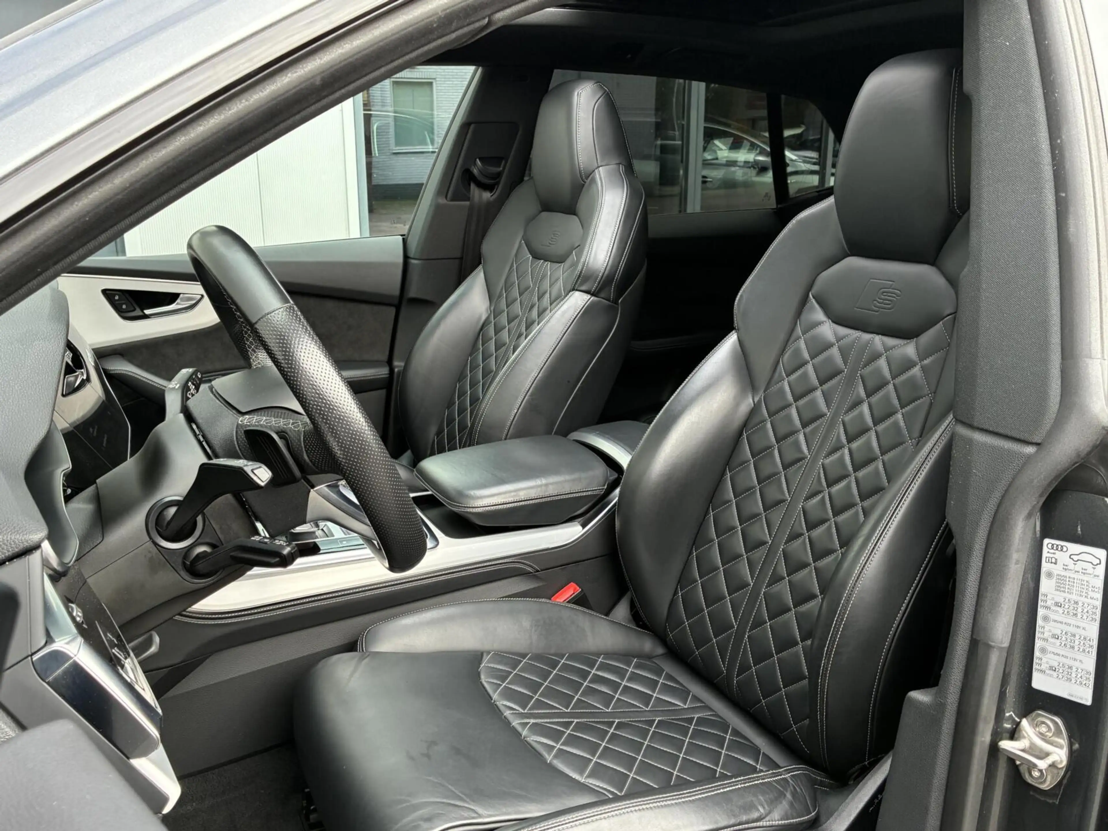 Audi Q8 60 TFSI e quattro Pro Line S Competition Pano Crui — photo 3