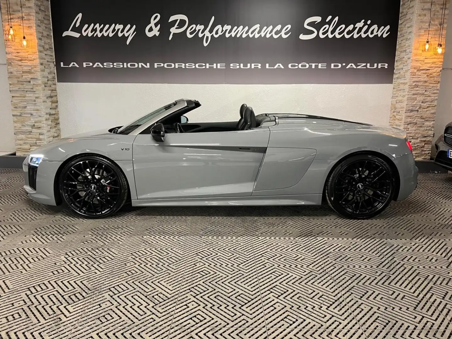 Audi R8 Spyder 5.2 V10 S-tronic RWS 1 OF 999 - Gris Nardo - 38000Km Gris - 2