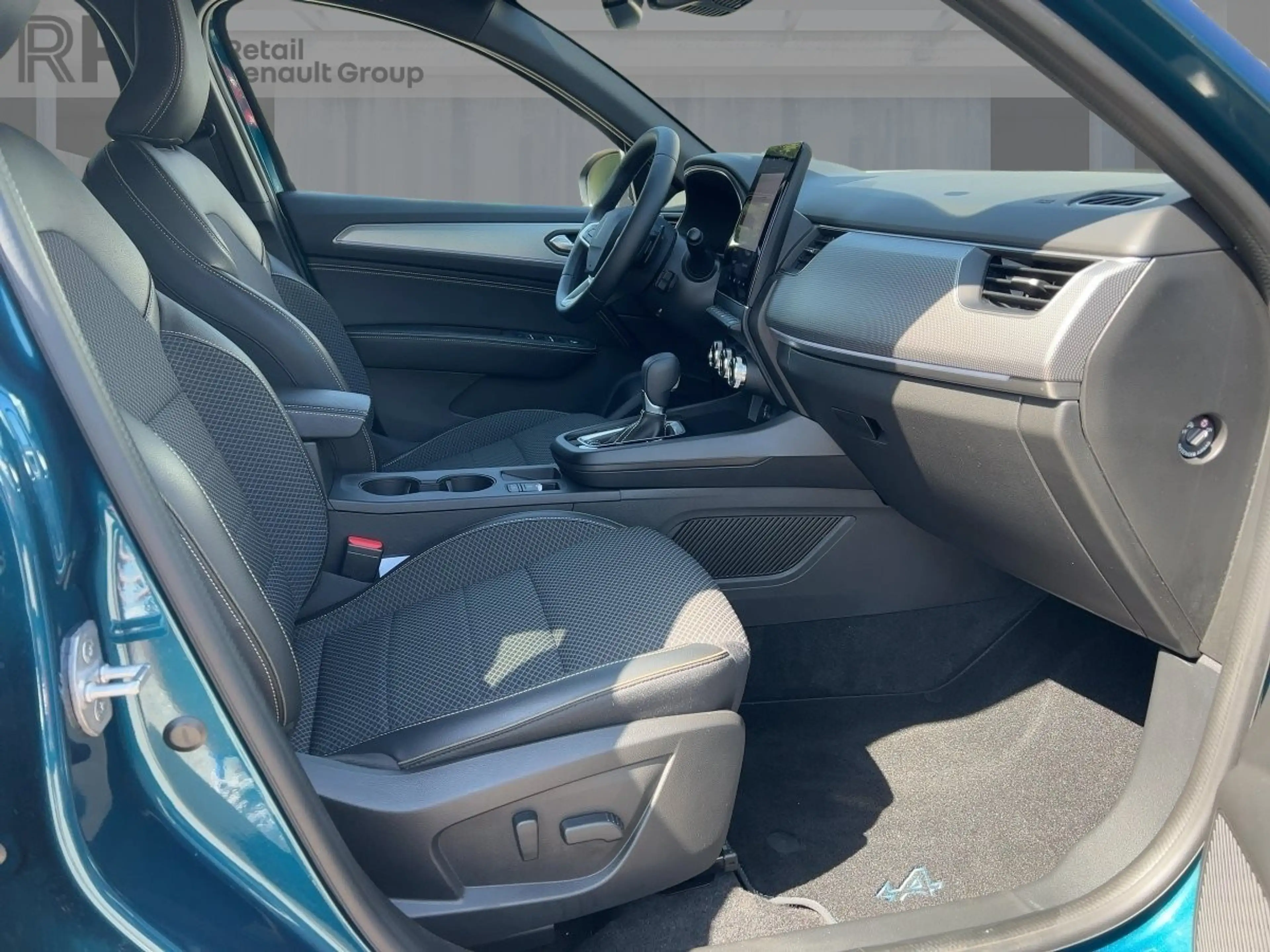 Renault Arkana TECHNO Mild Hybrid 140 EDC — photo 8