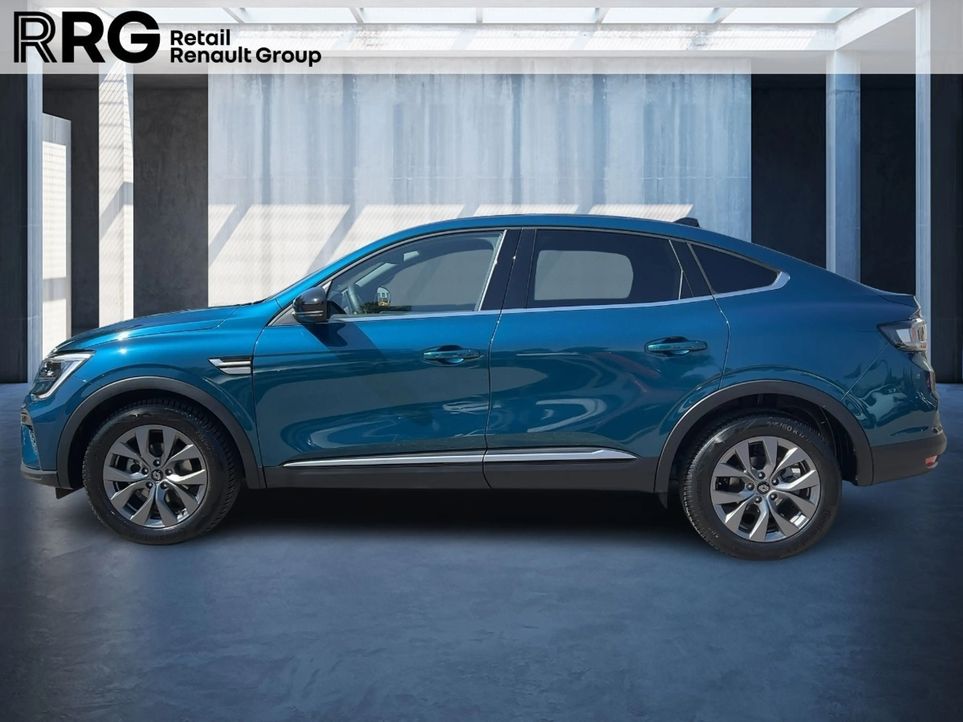 Renault Arkana TECHNO Mild Hybrid 140 EDC — photo 2