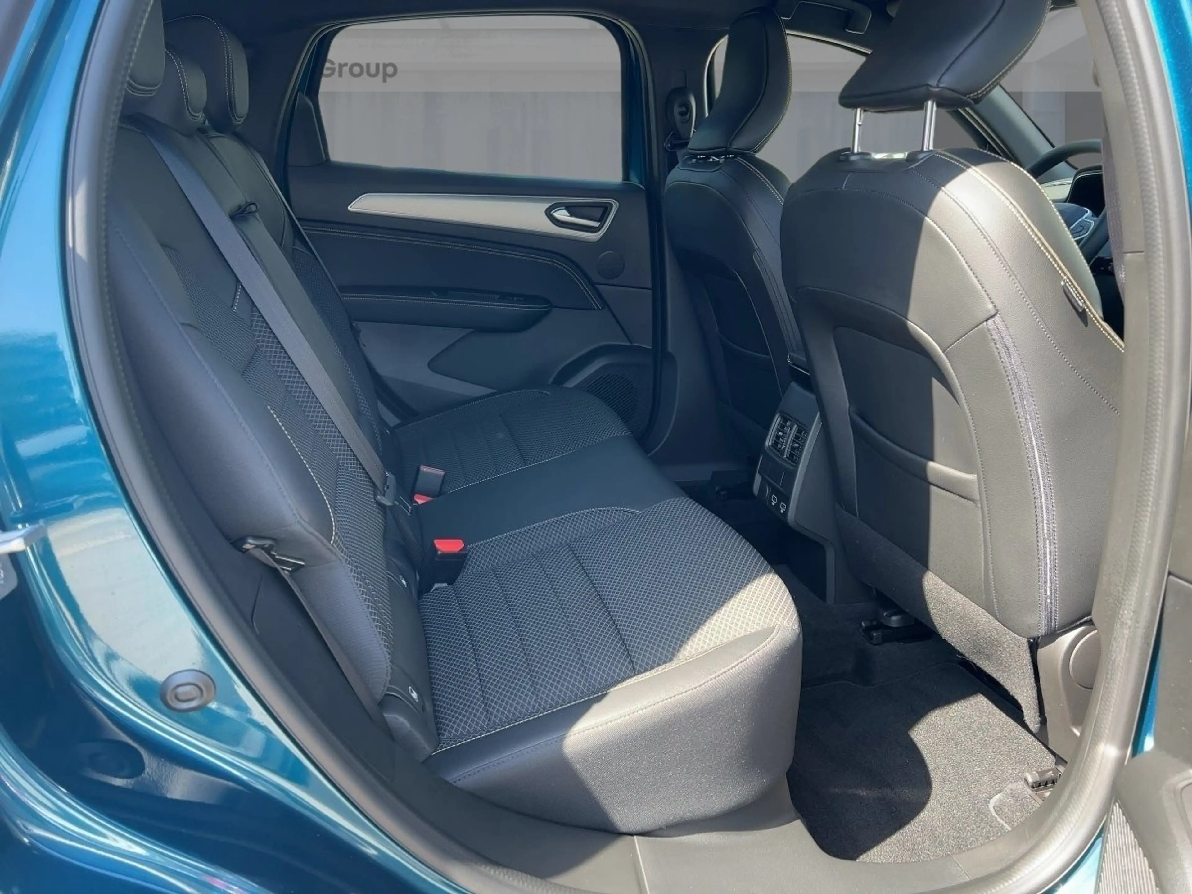 Renault Arkana TECHNO Mild Hybrid 140 EDC — photo 9