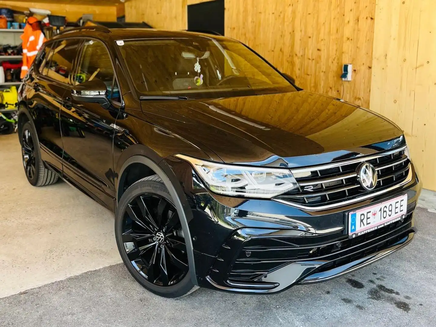 Volkswagen Tiguan Allspace Tiguan 2,0 TDI SCR DSG Allspace R-Line R-Line Schwarz - 1