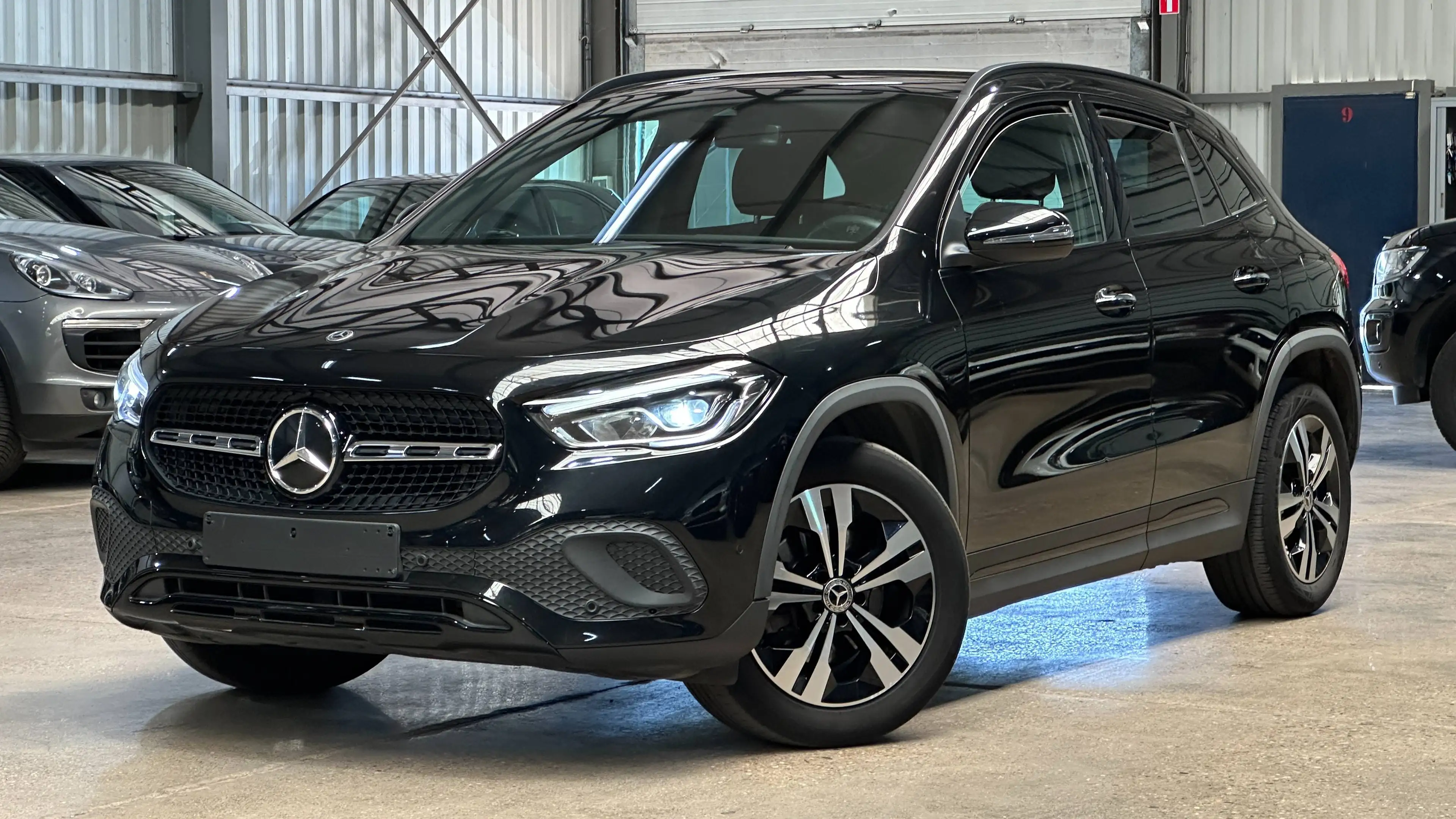 Mercedes-Benz GLA 180 GLA 180 d Business Solution Essential
