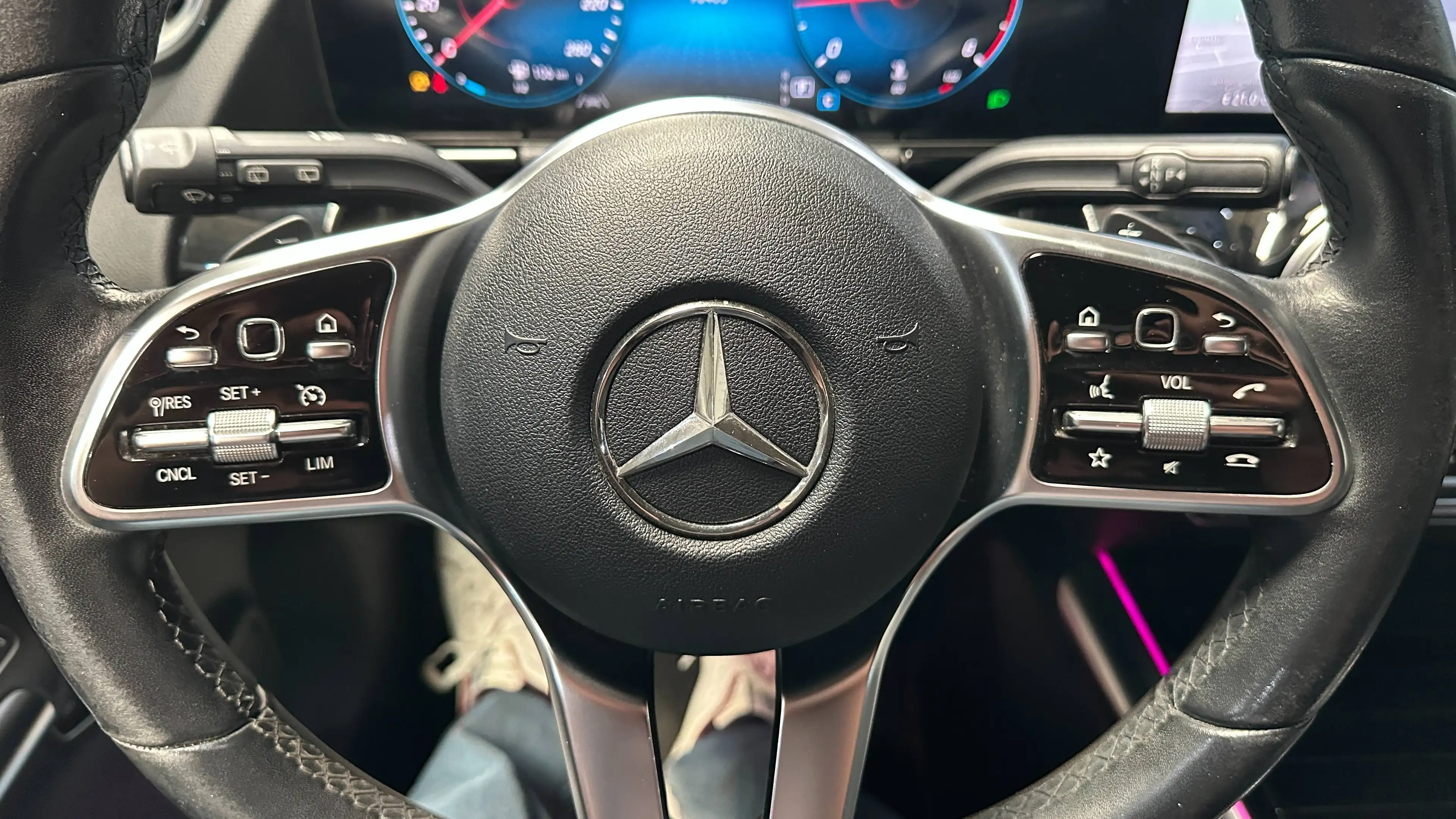 Mercedes-Benz GLA 180 GLA 180 d Business Solution Essential — photo 13