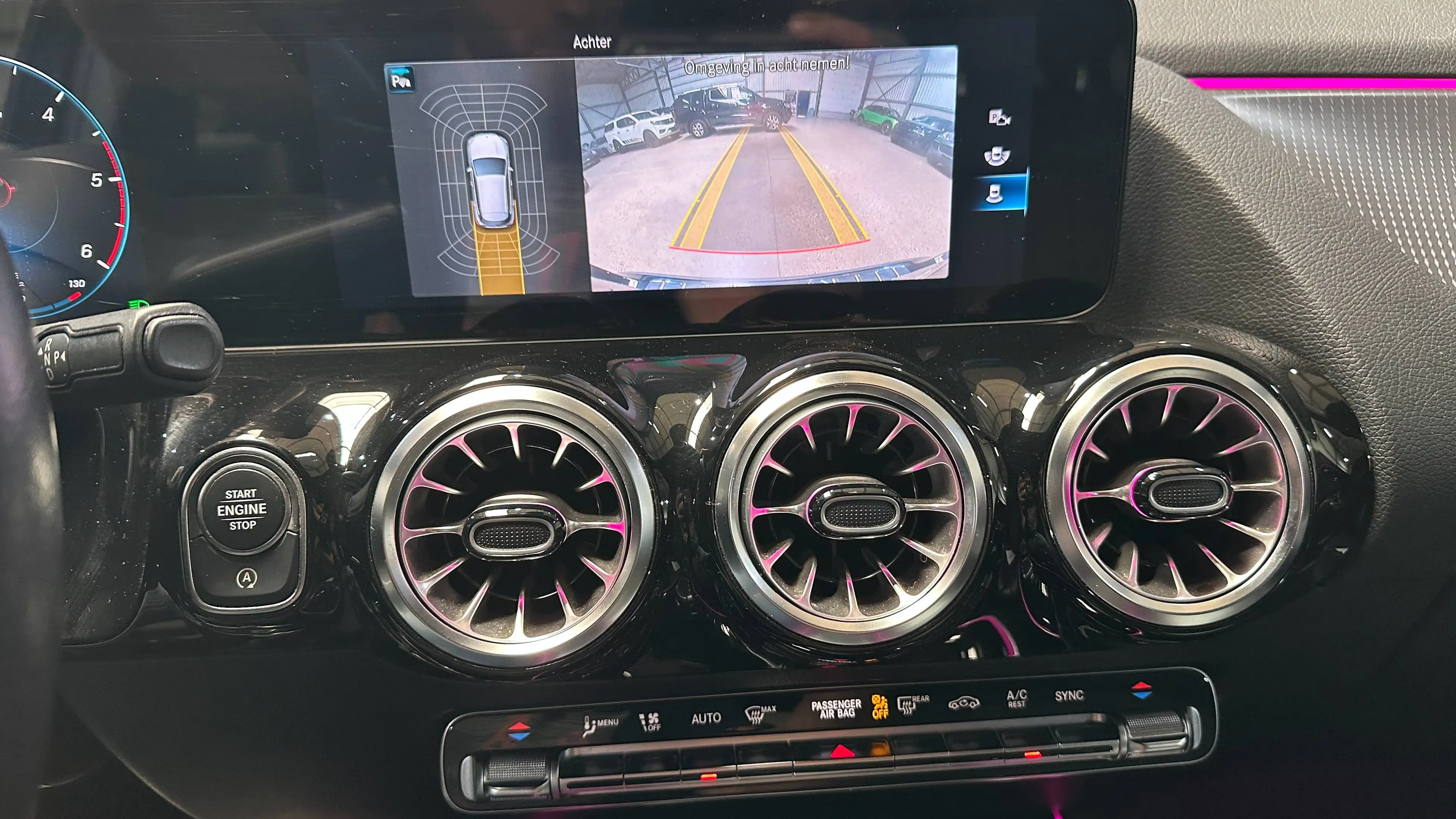 Mercedes-Benz GLA 180 GLA 180 d Business Solution Essential — photo 12