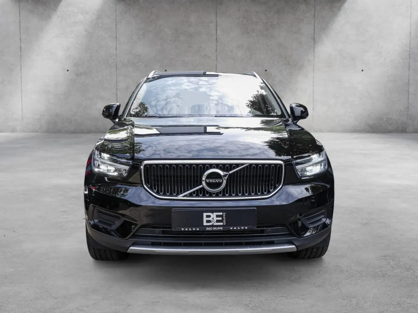 Volvo XC40 T3 Momentum 2WD Noir - 2