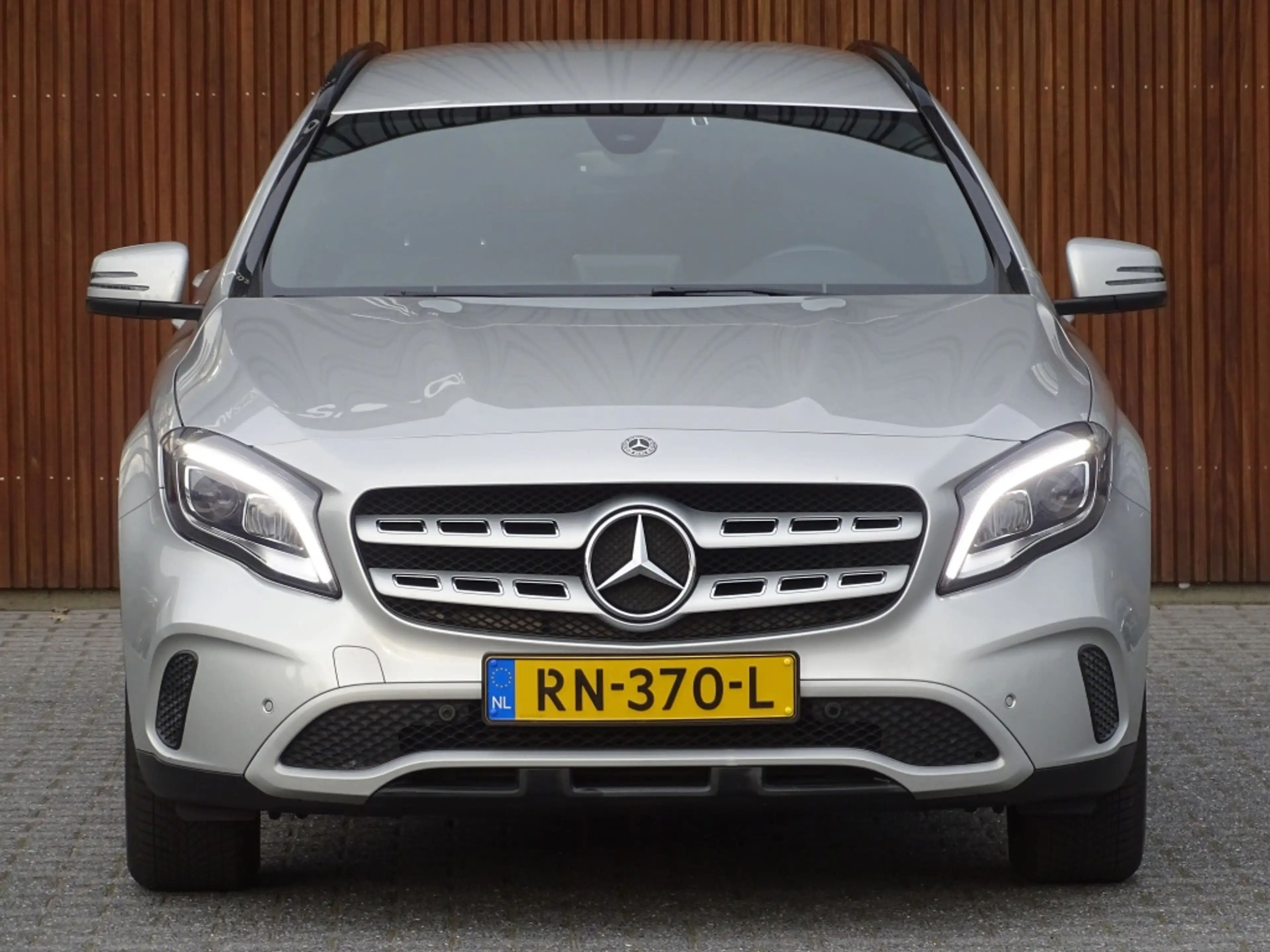Mercedes-Benz GLA 180 180D 109PK automaat / LED / Apple CarPlay / *NAP* — photo 11