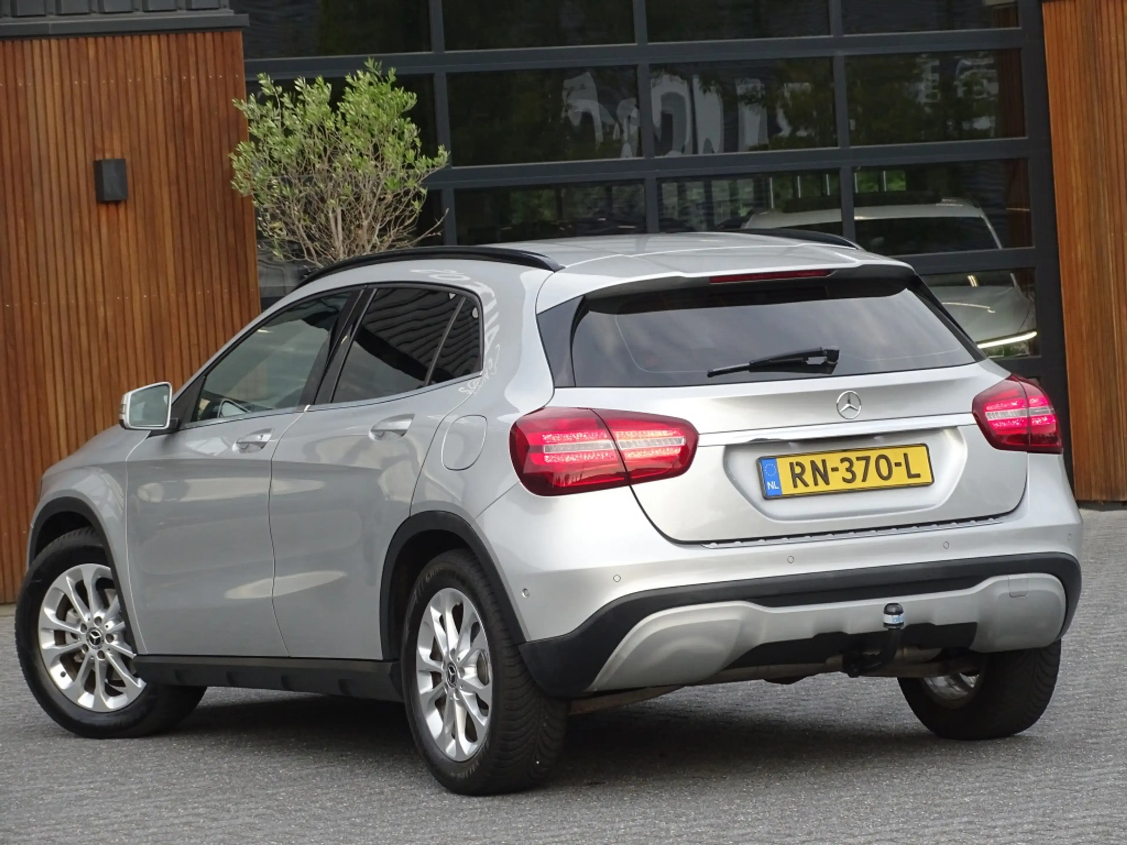 Mercedes-Benz GLA 180 180D 109PK automaat / LED / Apple CarPlay / *NAP* — photo 7
