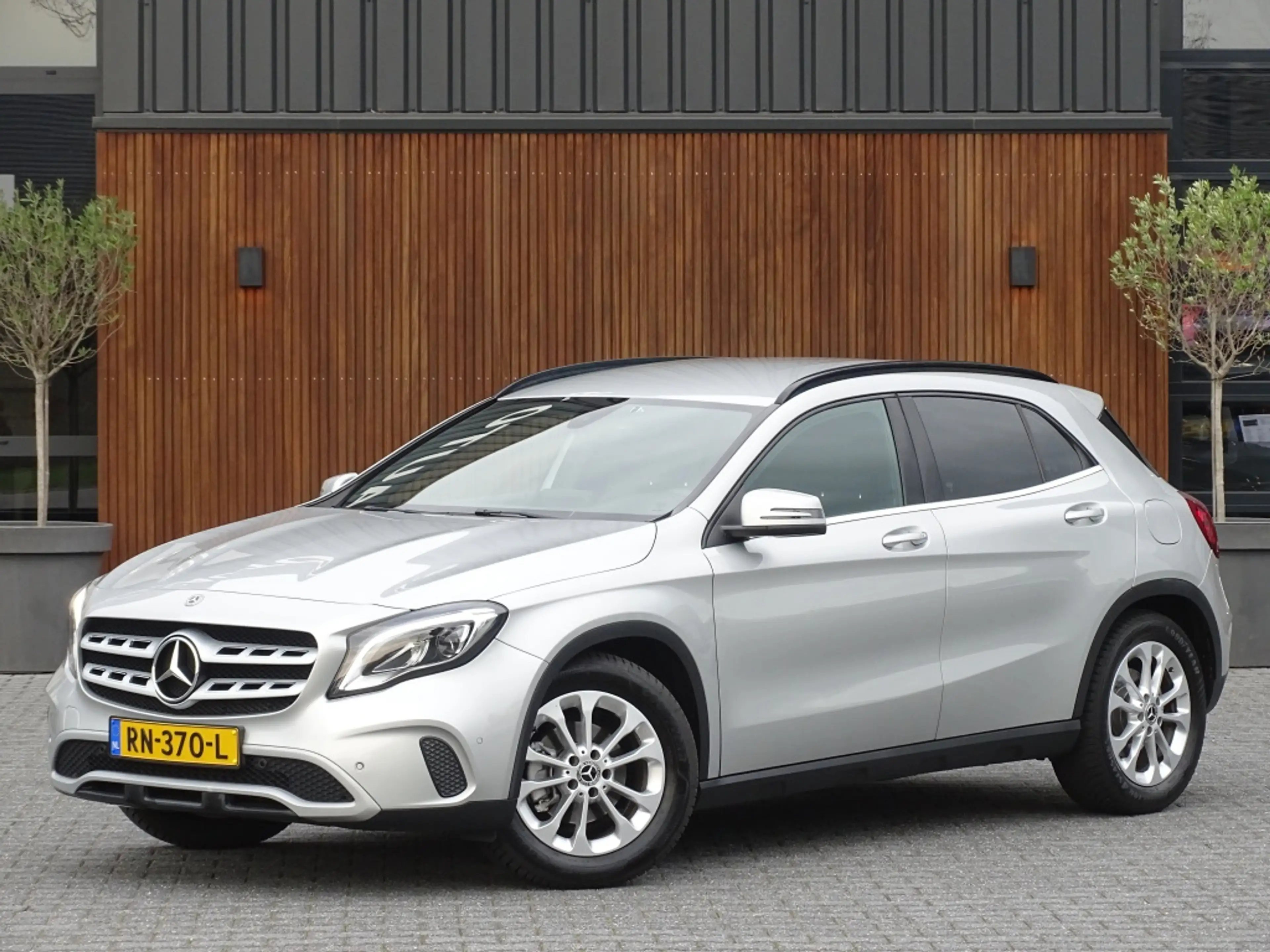 Mercedes-Benz GLA 180 180D 109PK automaat / LED / Apple CarPlay / *NAP* — photo 8