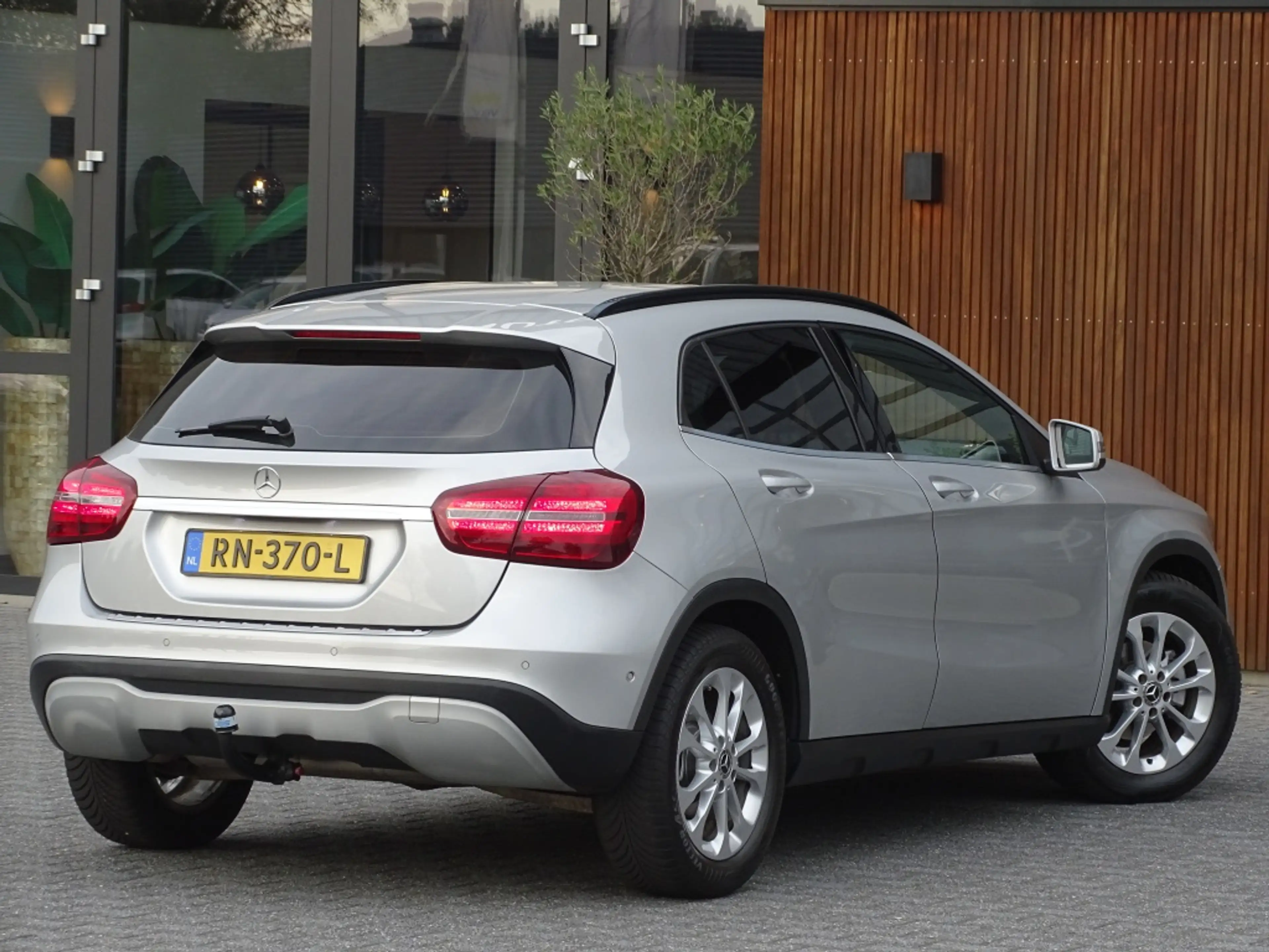 Mercedes-Benz GLA 180 180D 109PK automaat / LED / Apple CarPlay / *NAP* — photo 9