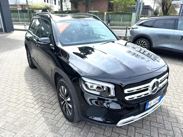 Mercedes-Benz GLB 200