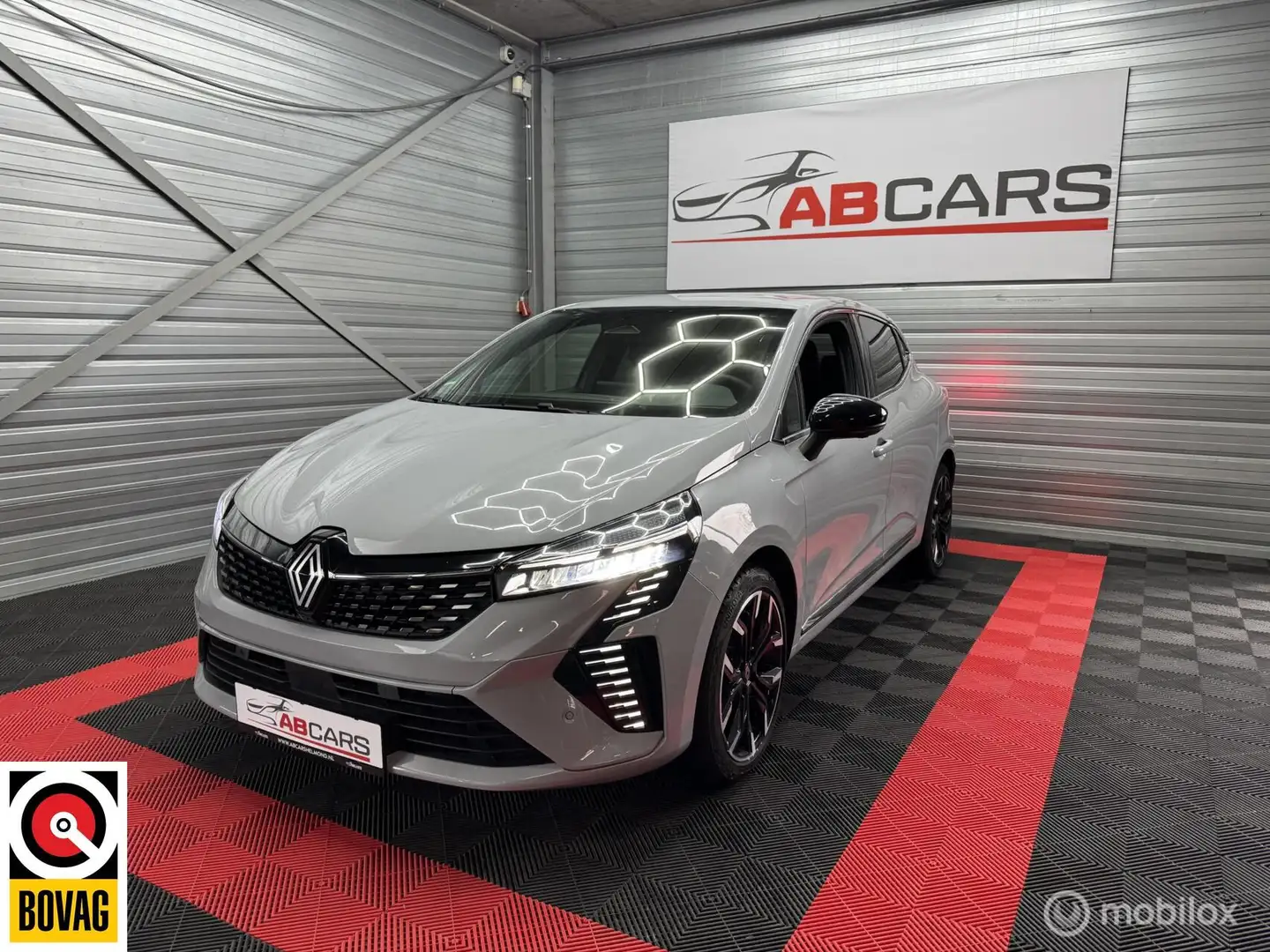 Renault Clio 1.0 TCe 90 Techno - Automaat Gris - 1