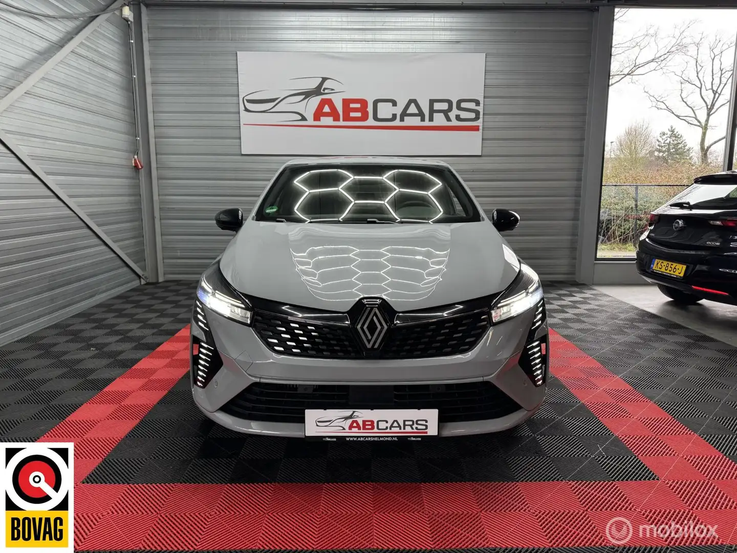 Renault Clio 1.0 TCe 90 Techno - Automaat Gris - 2