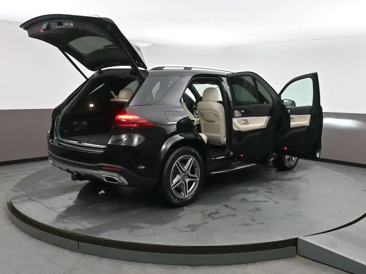 Mercedes-Benz GLE снимка Mercedes-Benz GLE