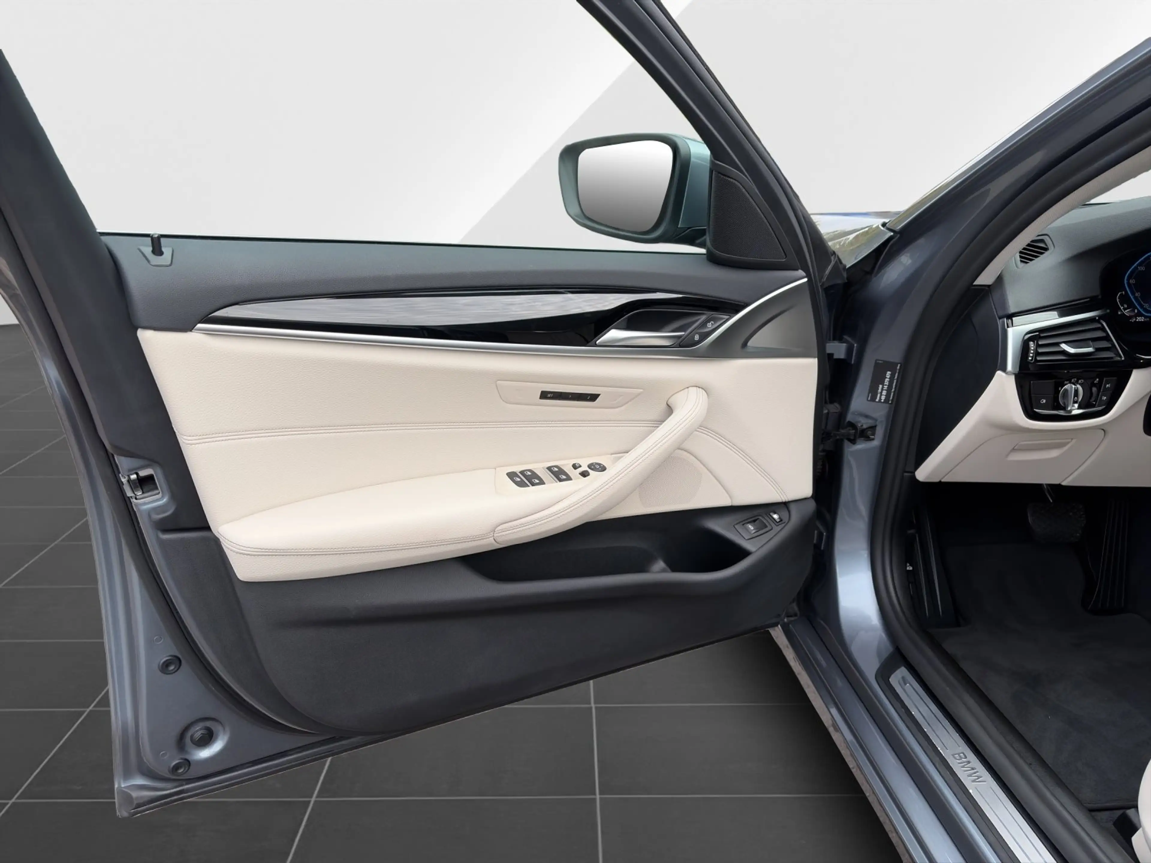 BMW 530 e Limousine — photo 10