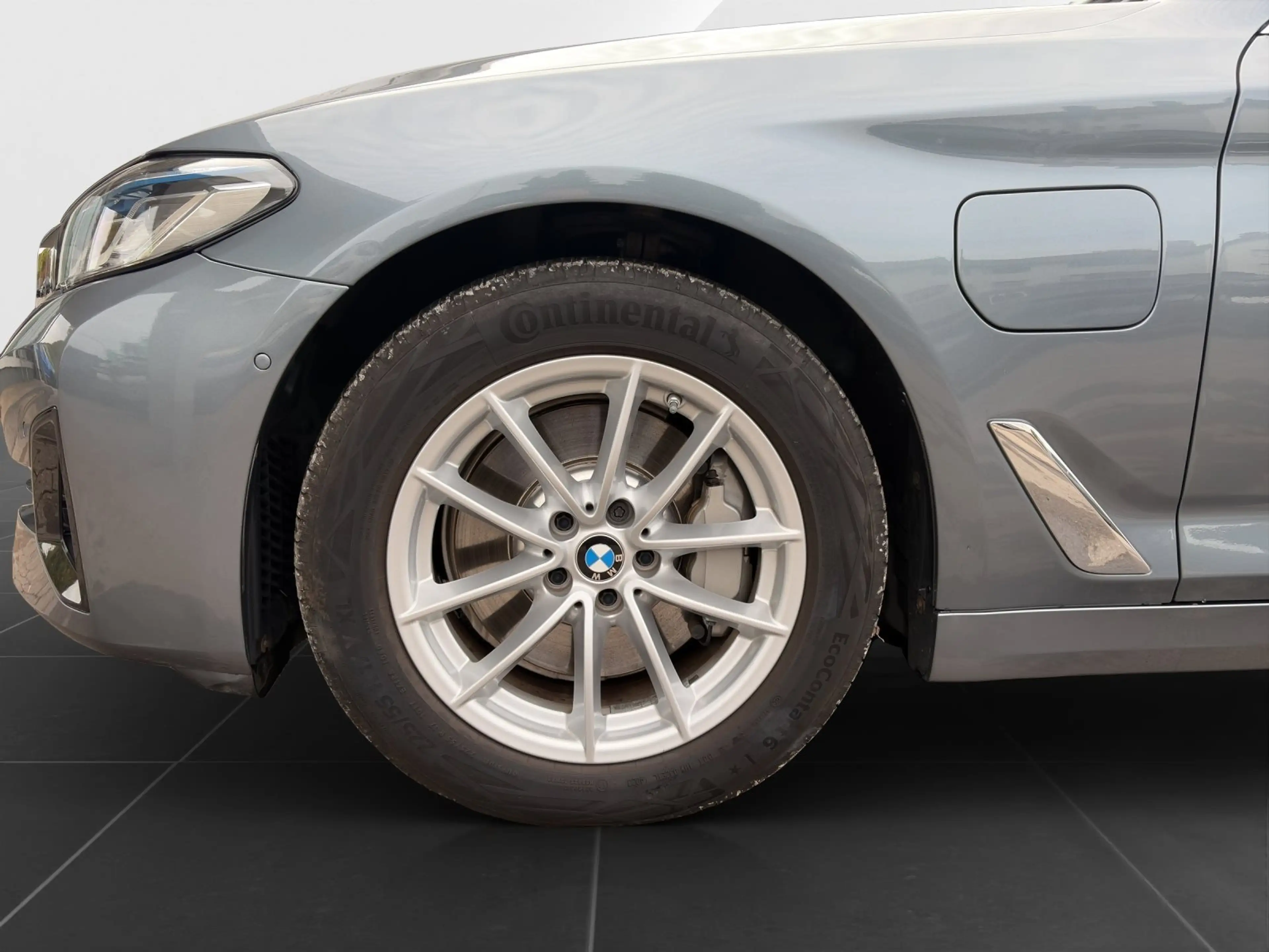 BMW 530 e Limousine — photo 8