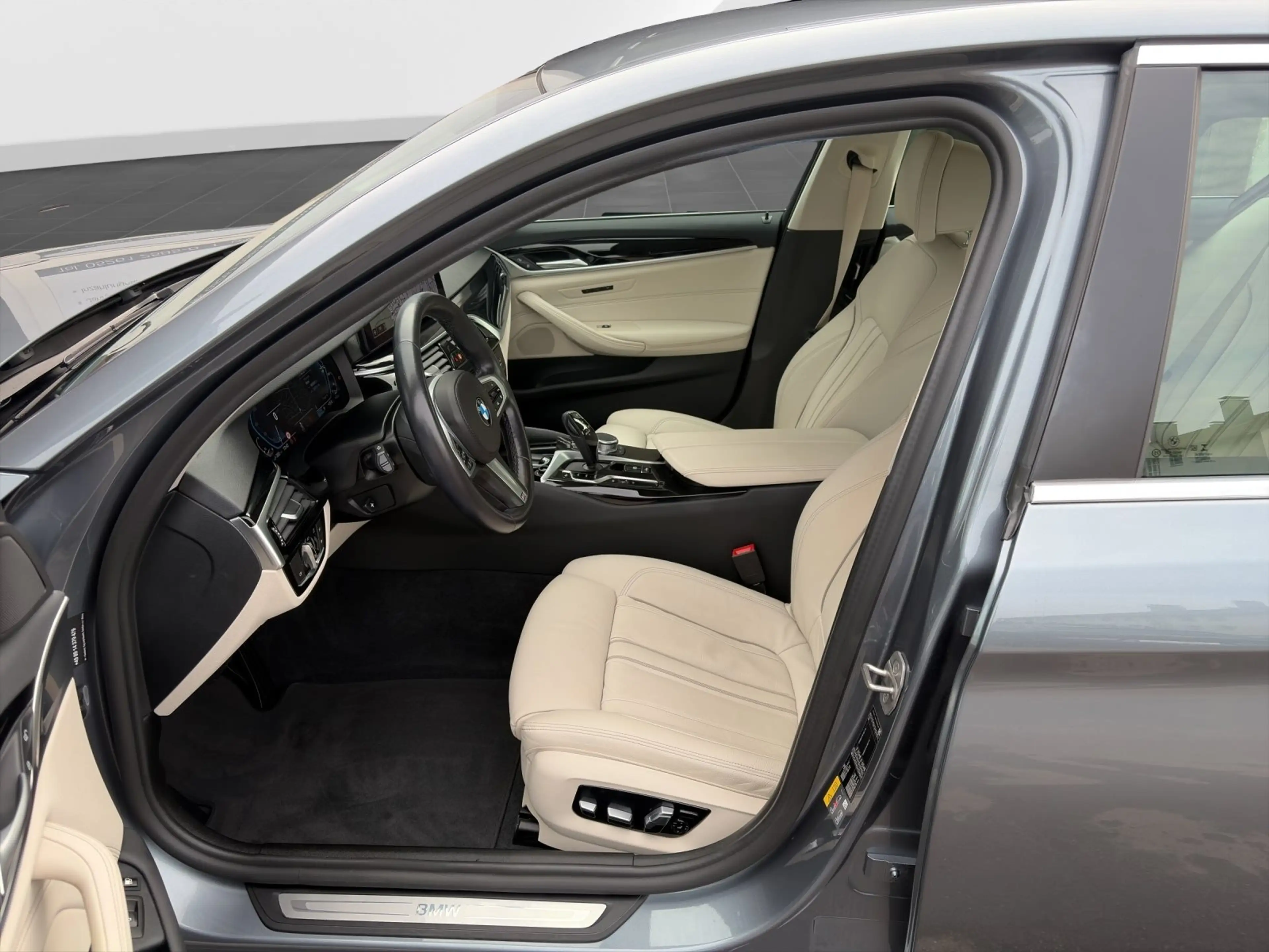 BMW 530 e Limousine — photo 11
