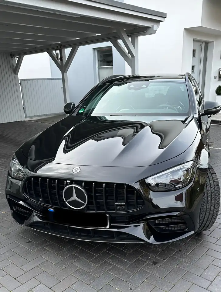 Mercedes-Benz E 63 AMG