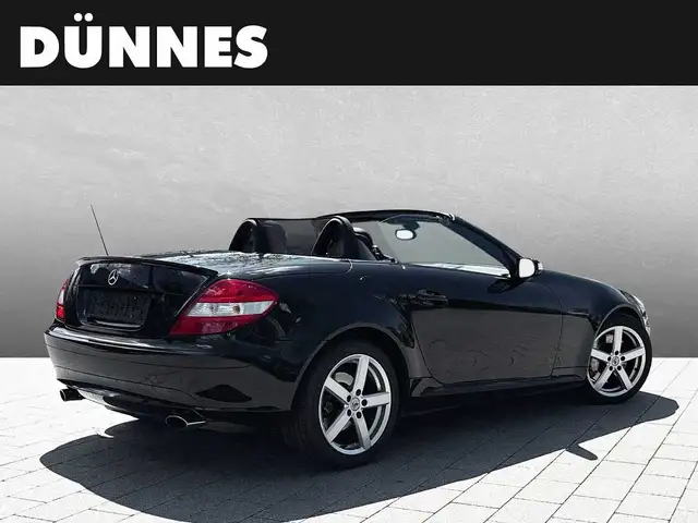 Mercedes-Benz SLK view 2