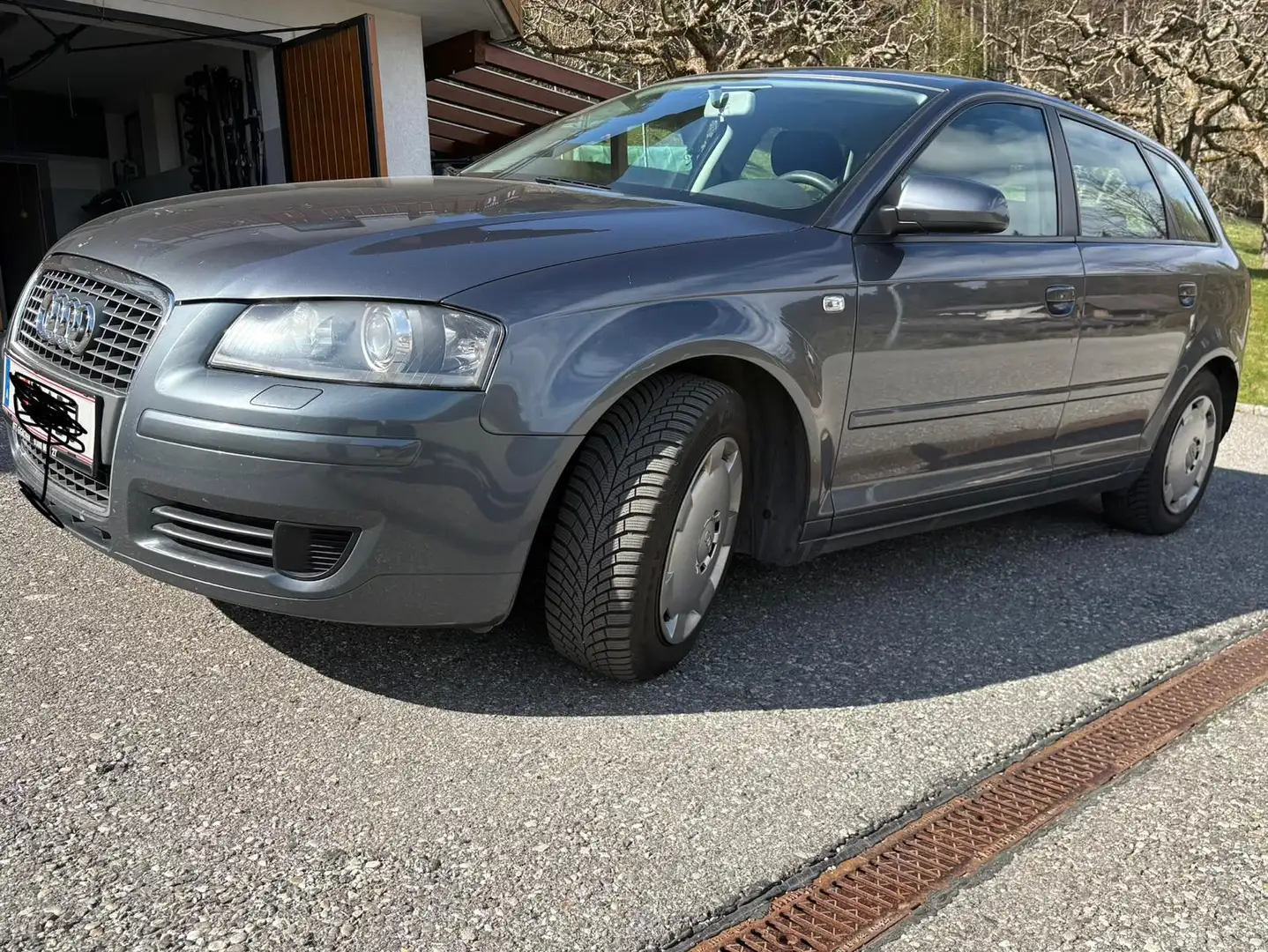 Audi A3 A3 SB Attraction 1,9 TDI DPF Attraction Grau - 1