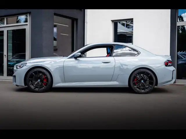 BMW M2 view 2