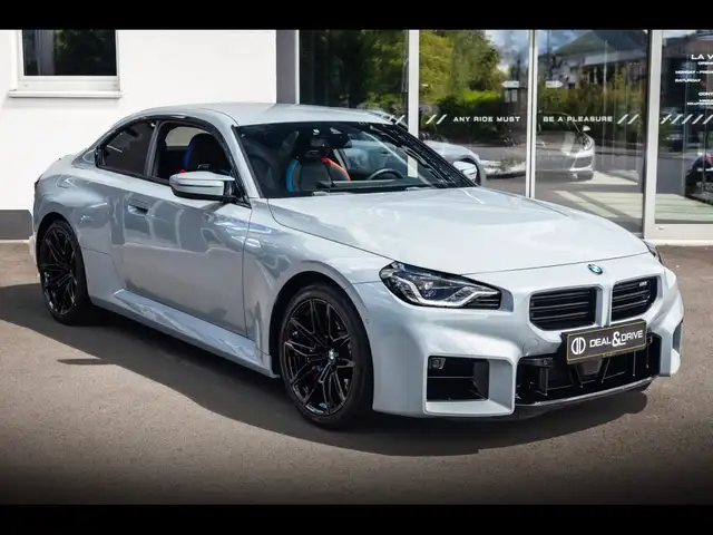 BMW M2 view 6