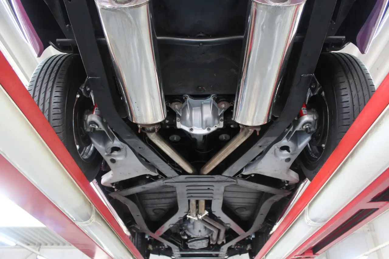 Triumph TR6 Overdrive "In Magenta" "In Magenta" - AI says": ps, foto 10