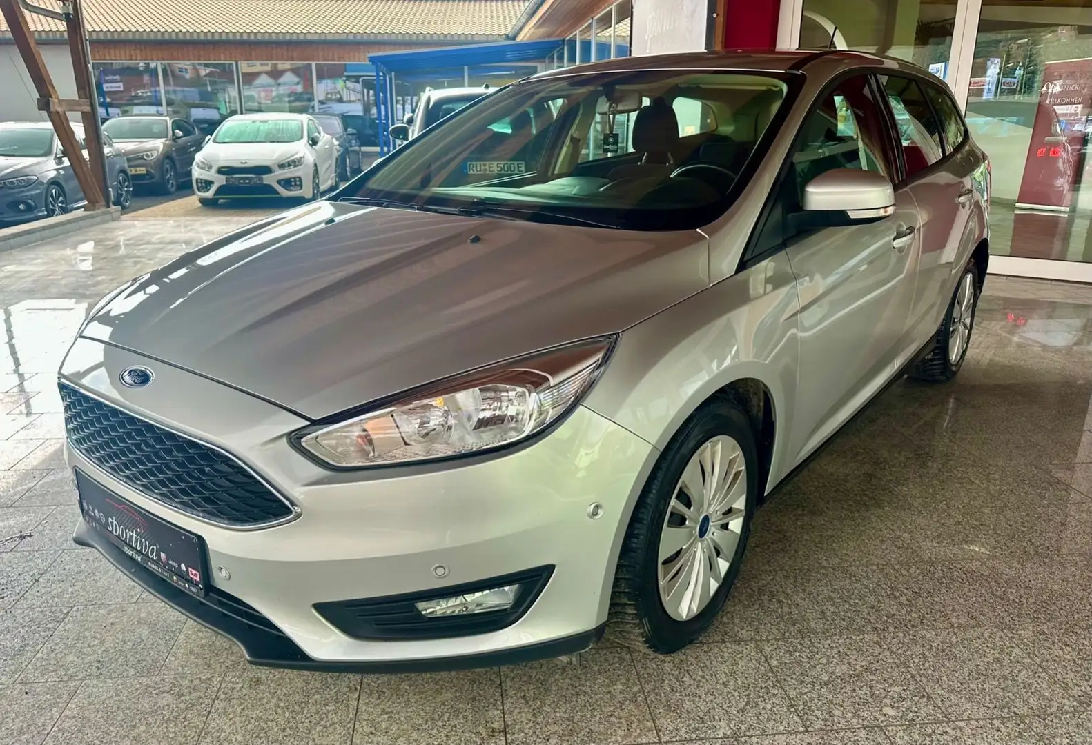 Ford Focus Turnier Business Zilver - 1