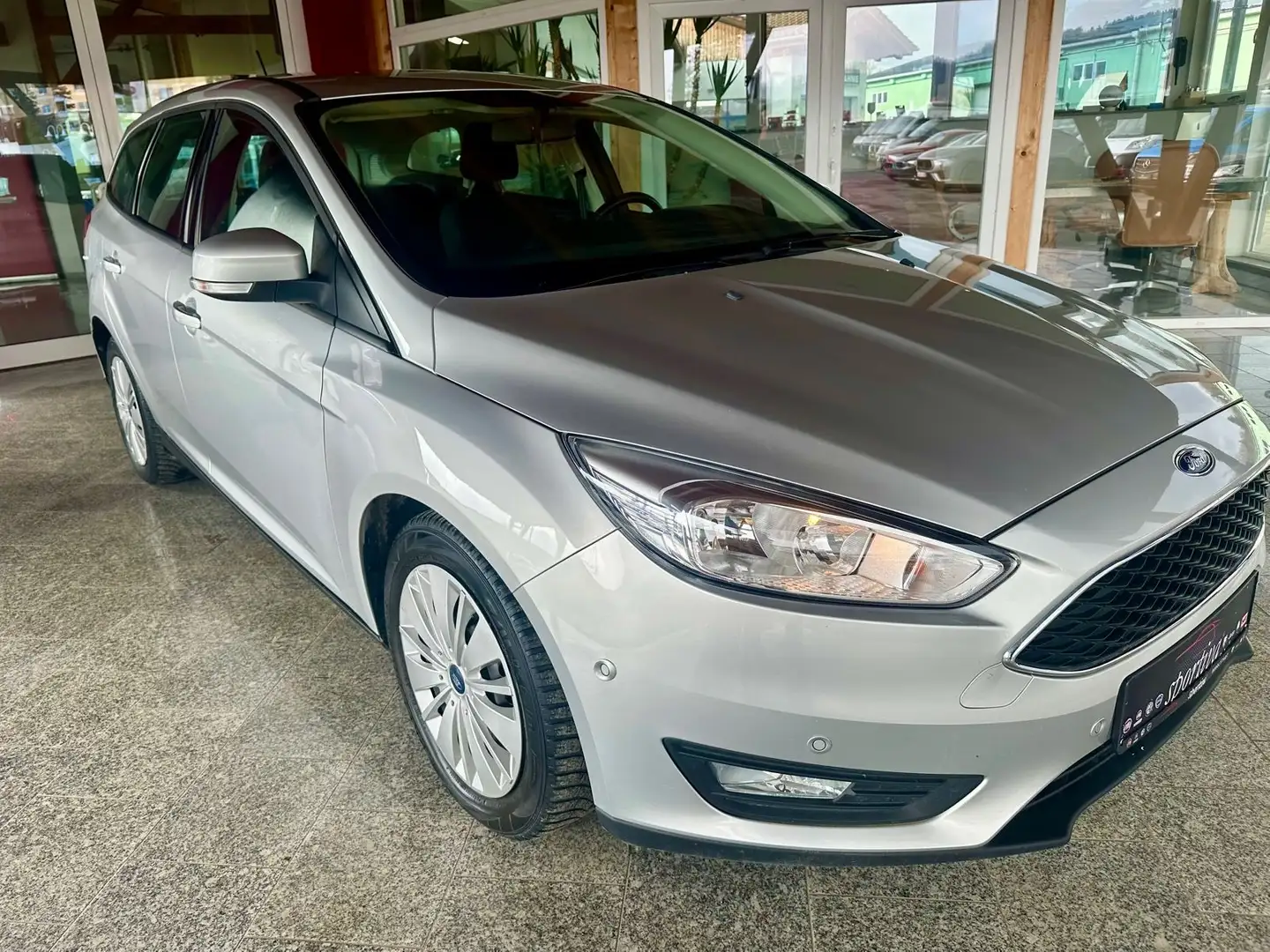 Ford Focus Turnier Business Zilver - 2