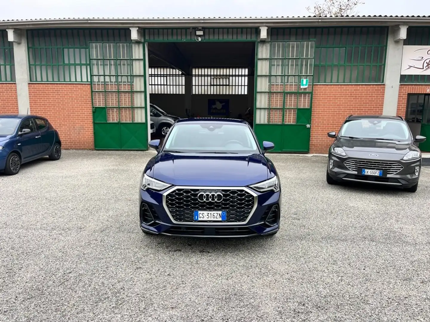 Audi Q3 Sportback 45 TFSIe Business Plus s-tronic Blu/Azzurro - 2