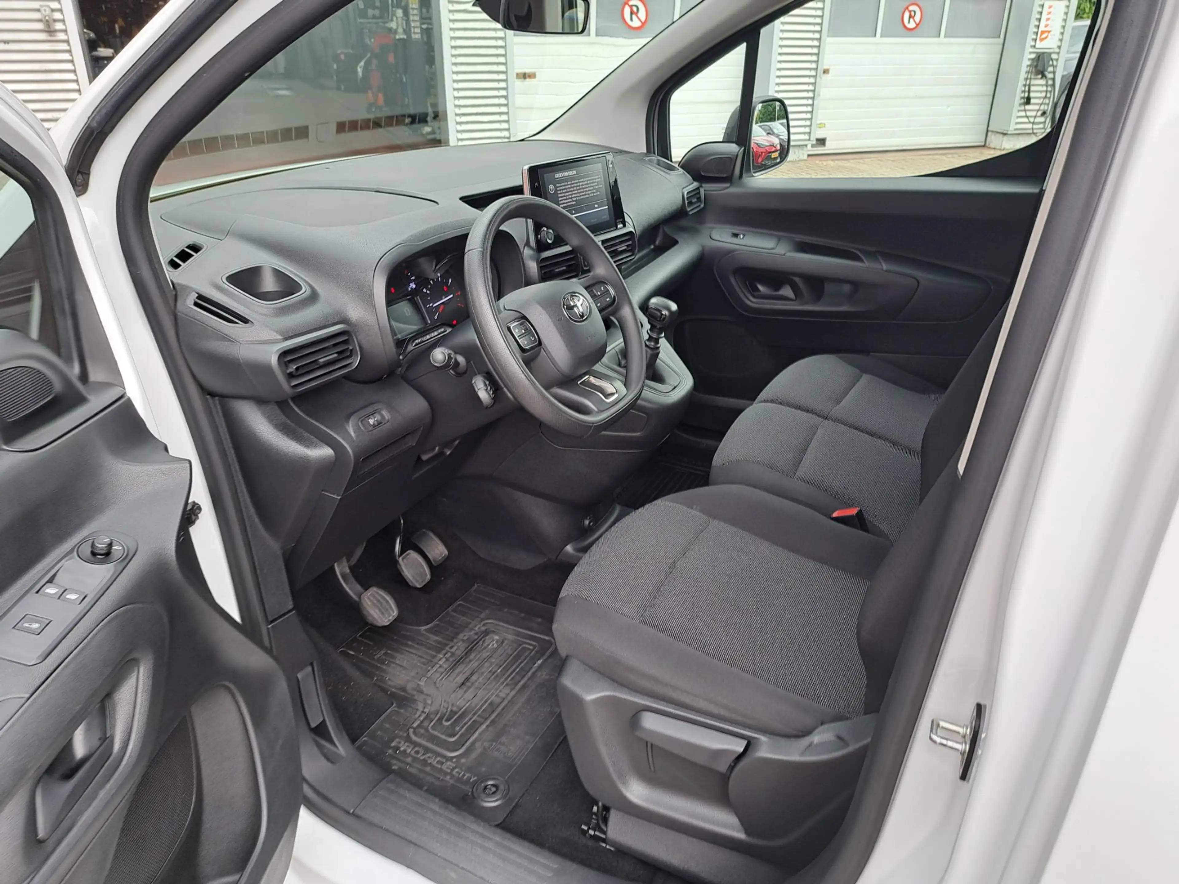 Toyota Proace City 1.5 D-4D COOL L2 3-PERS AIRCO CRUISE BETIMMERD P-S — photo 9