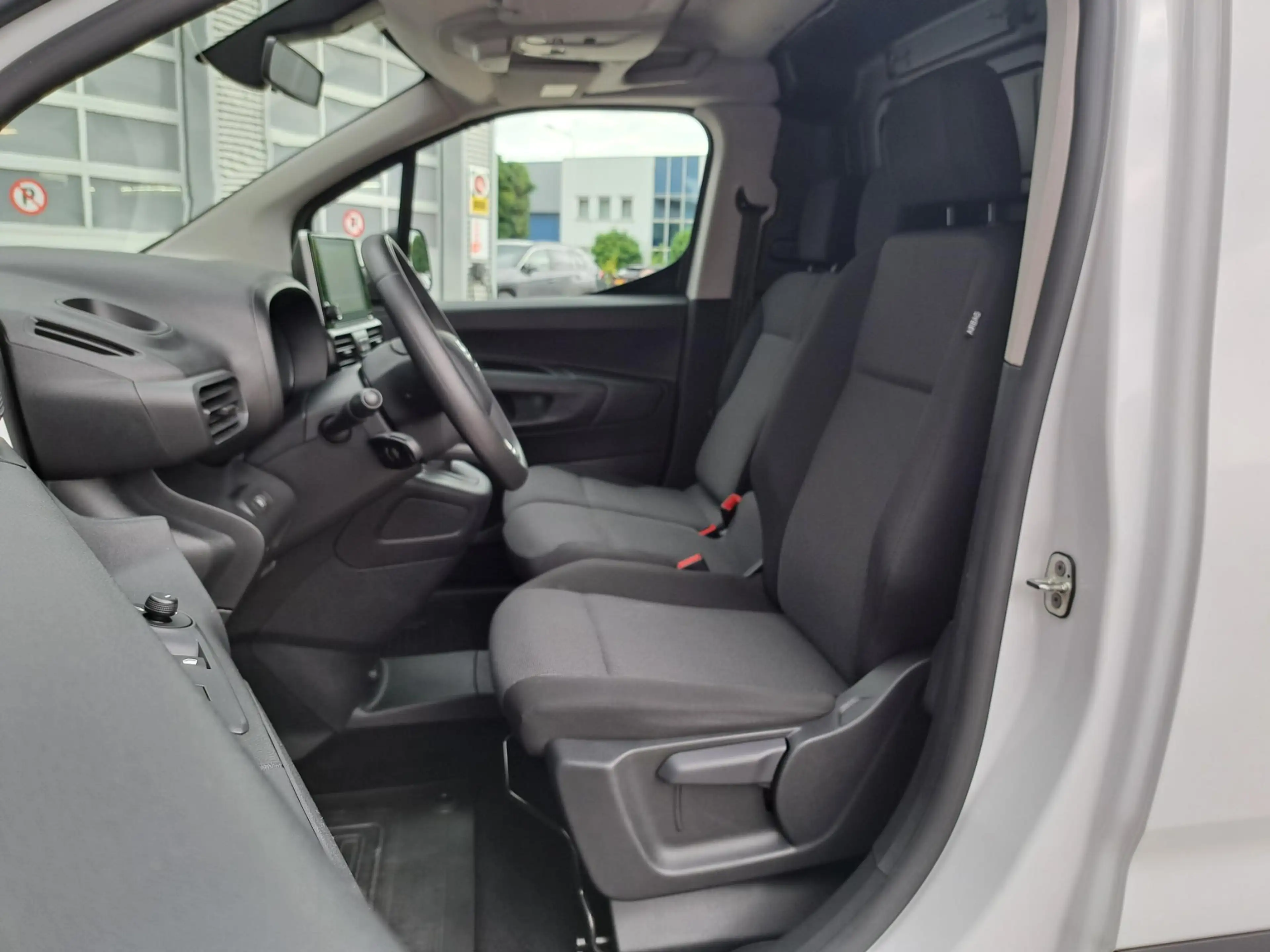 Toyota Proace City 1.5 D-4D COOL L2 3-PERS AIRCO CRUISE BETIMMERD P-S — photo 11