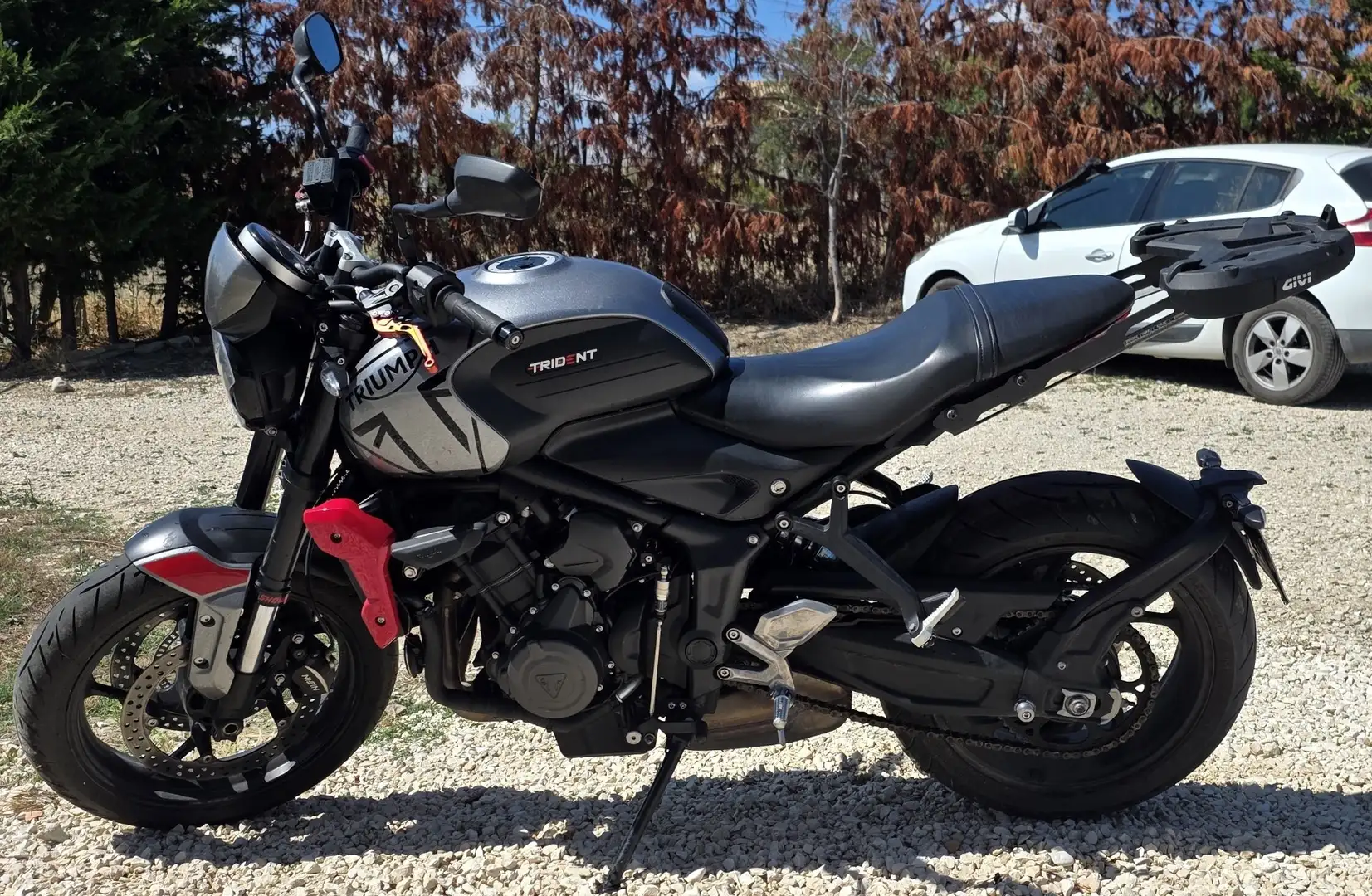 Triumph Trident 660 Grigio - 1