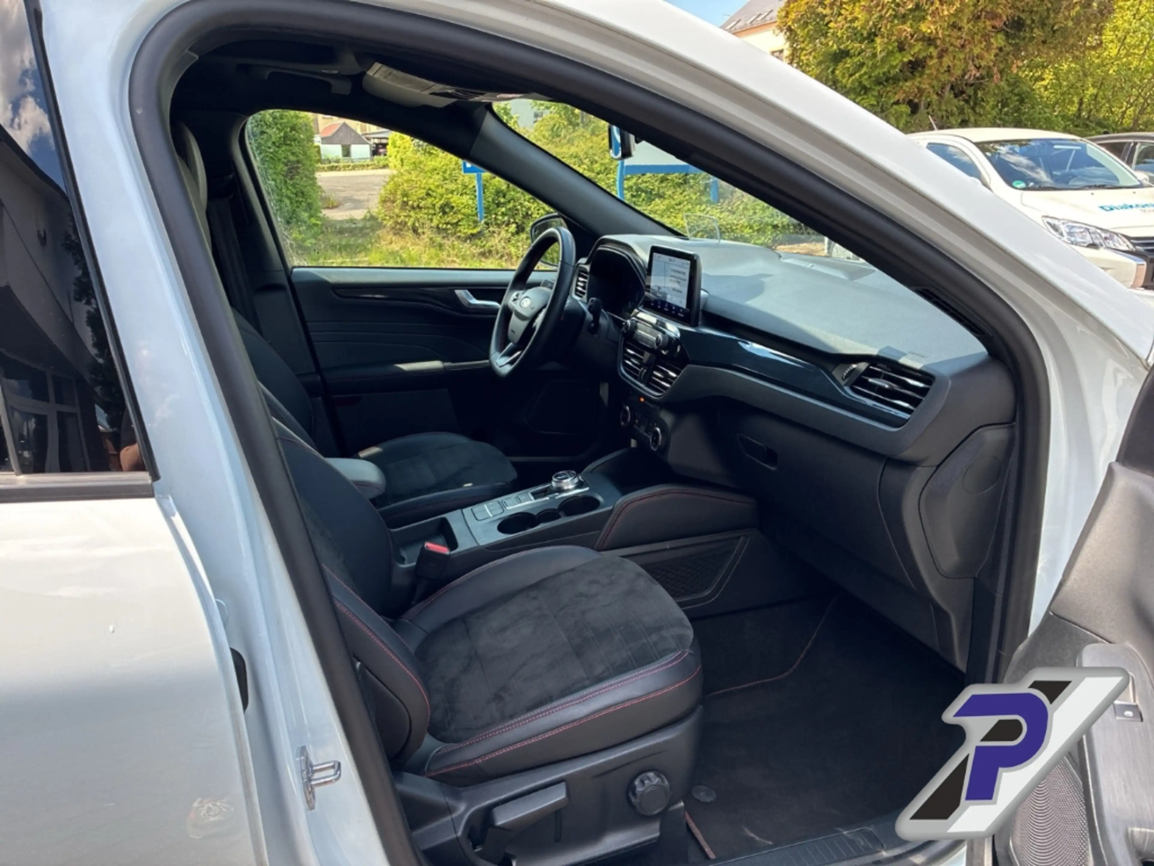 Ford Kuga Plug-In Hybrid ST-Line X LED+TWA+NAVI HUD El. Pano — photo 15