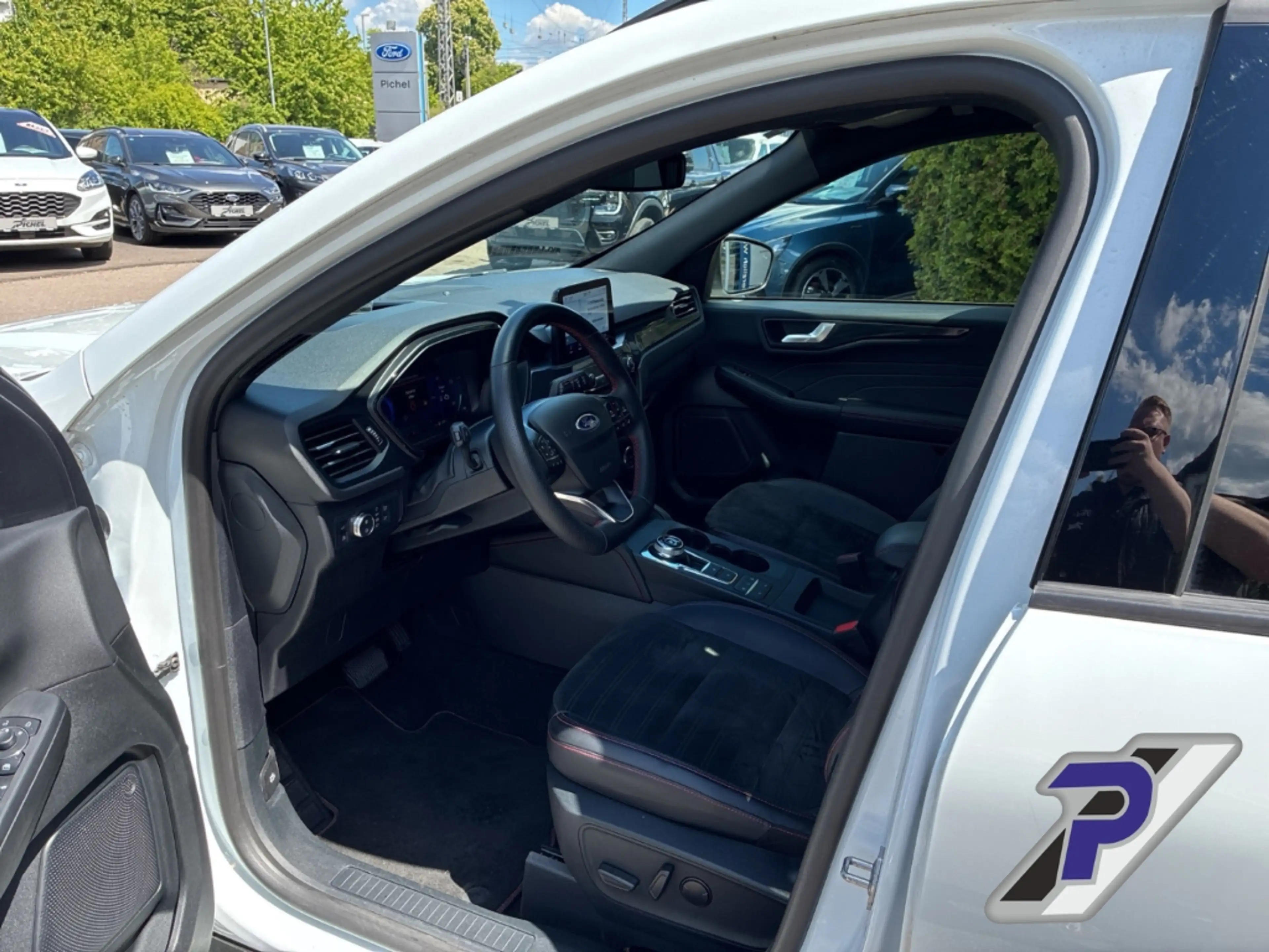 Ford Kuga Plug-In Hybrid ST-Line X LED+TWA+NAVI HUD El. Pano — photo 13