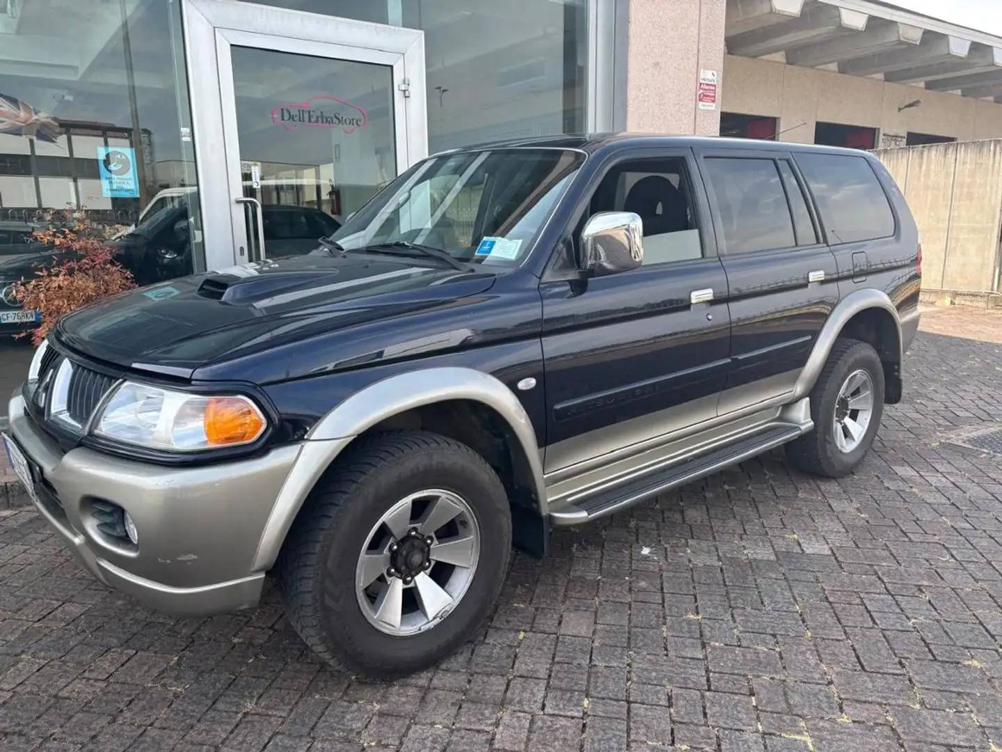 Mitsubishi Pajero Sport 2.5 TDI Invite Noir - 2