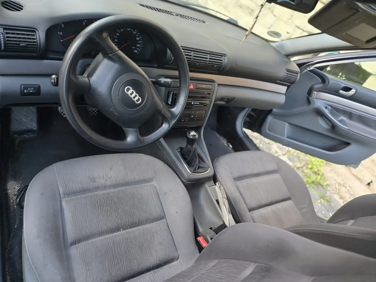 Audi A4 1.8, foto 3