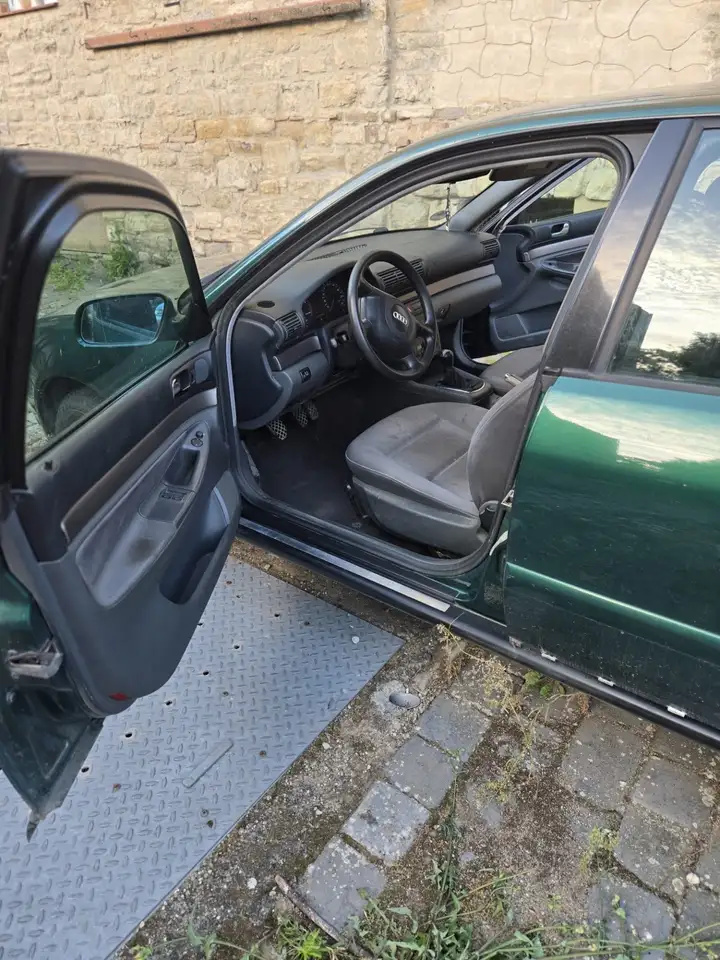 Audi A4 1.8, foto 8