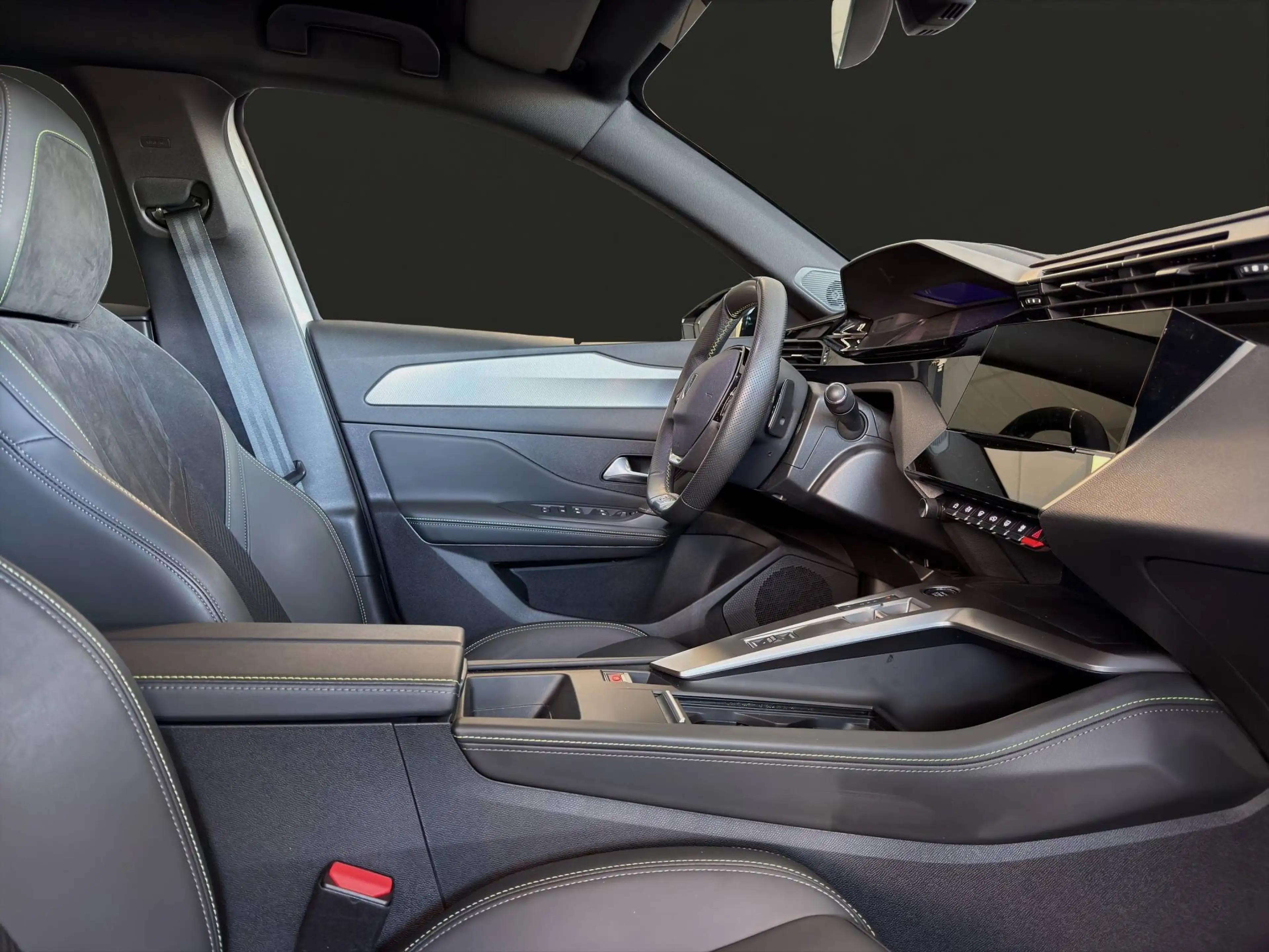 Peugeot 408 GT 1.2 130 EAT8 PureTech EURO 6d — photo 5