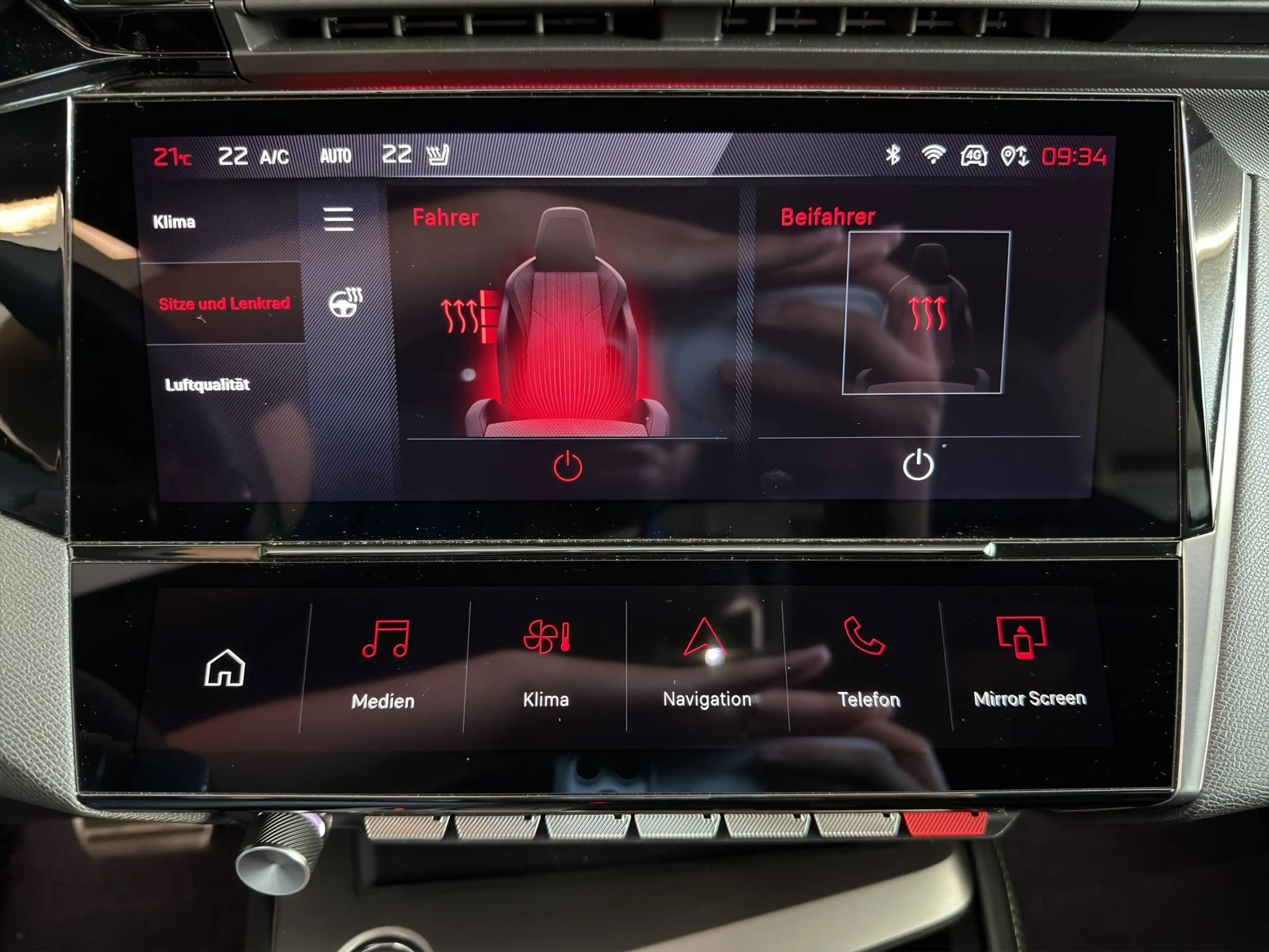 Peugeot 408 GT 1.2 130 EAT8 PureTech EURO 6d — photo 12