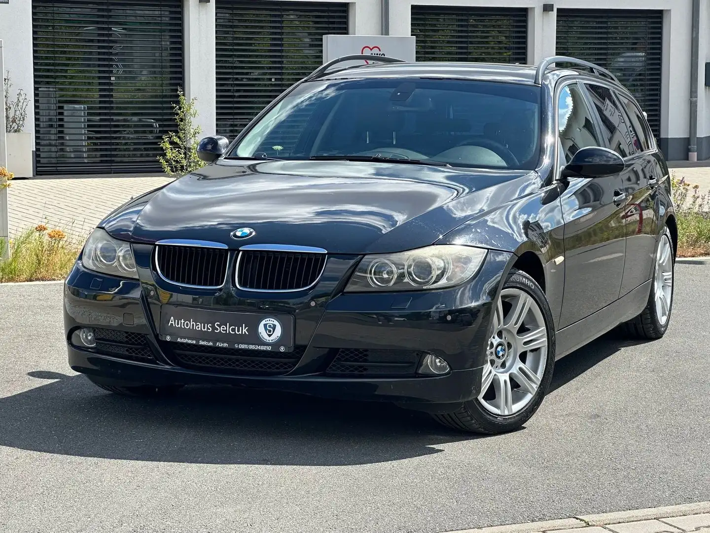 BMW 320 d *Xenon*Leder*Pano*Navi*PDC*SHZ* Schwarz - 1