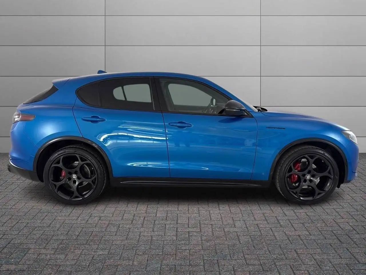 Alfa Romeo Stelvio 2023